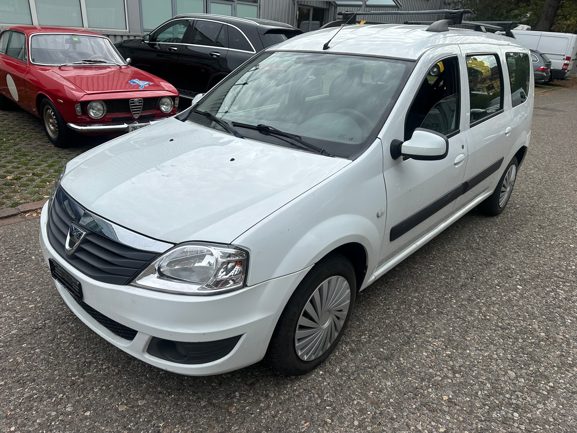DACIA Logan 1.6 16V Lauréate-image-2