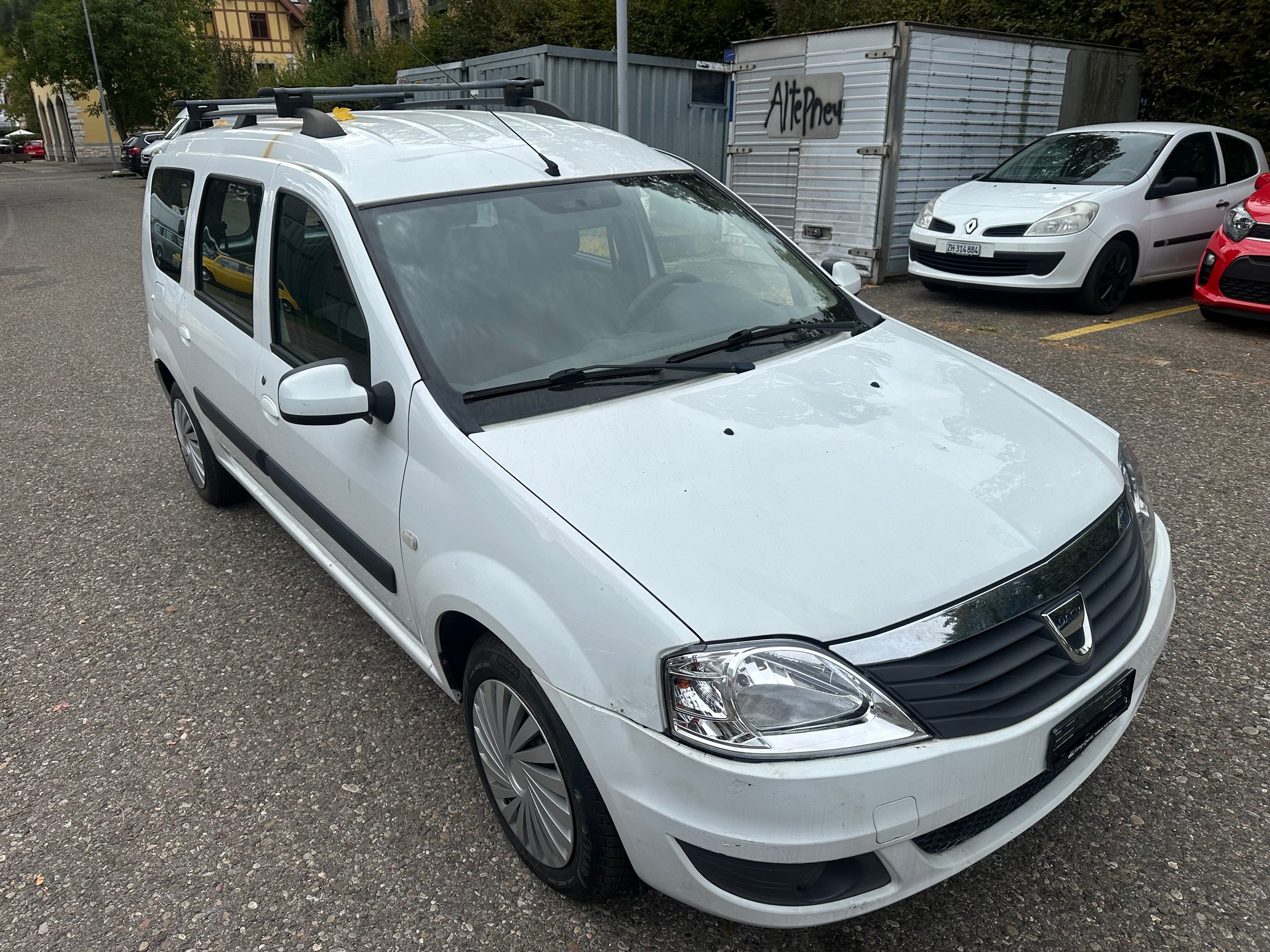 DACIA Logan 1.6 16V Lauréate