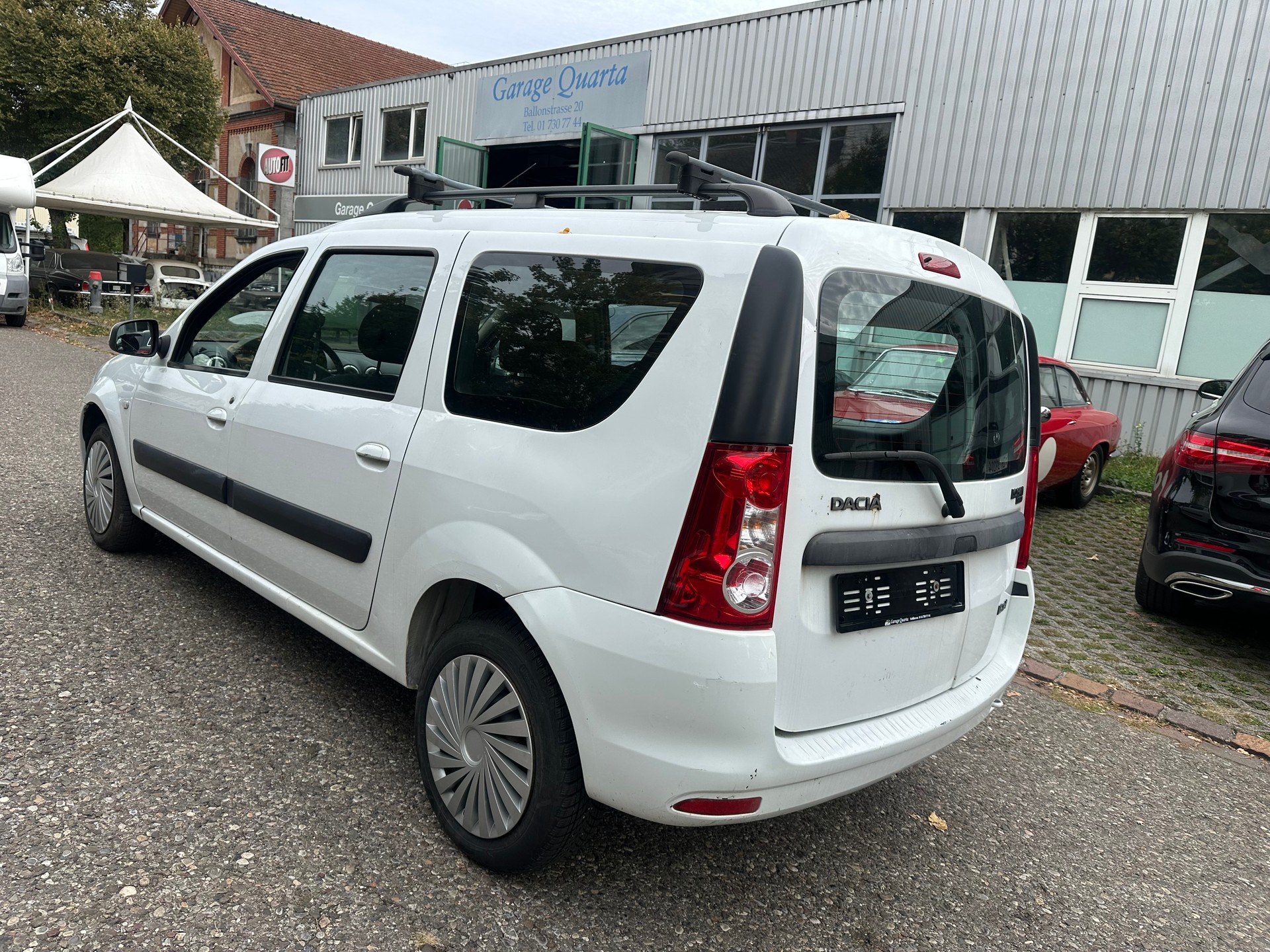 DACIA Logan 1.6 16V Lauréate-image-4