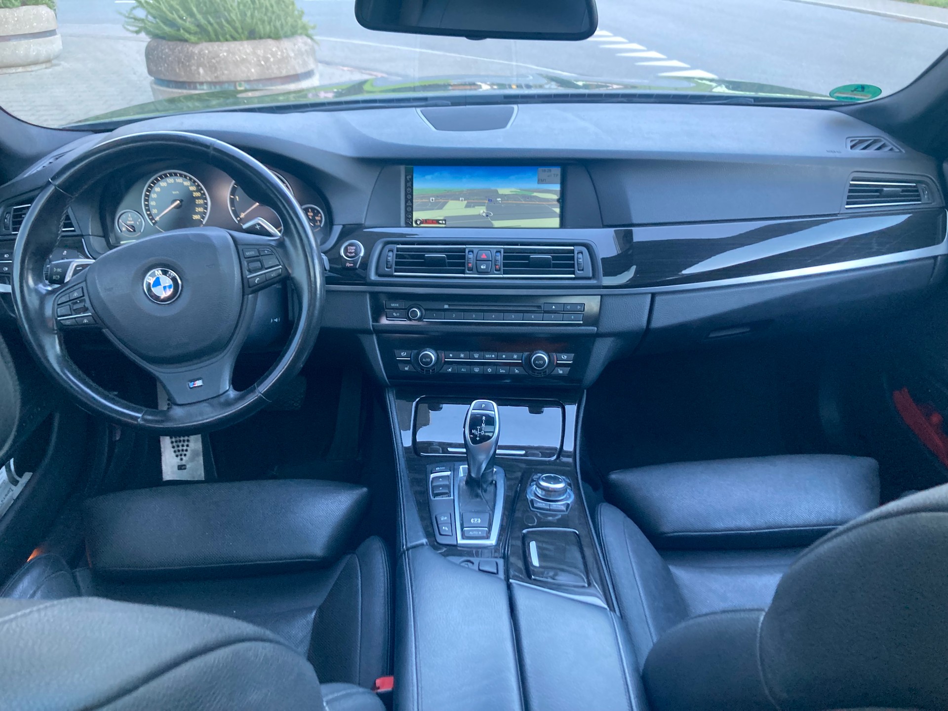 BMW 530d xDrive Touring M-Paket | Vollausstattung-image-11