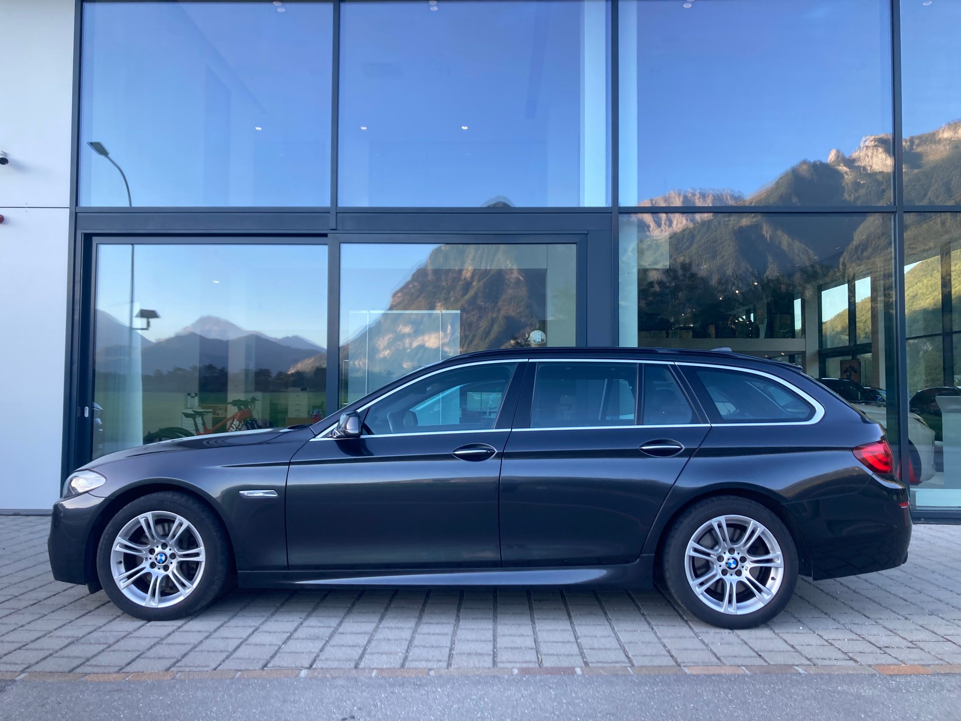BMW 530d xDrive Touring M-Paket | Vollausstattung-image-1