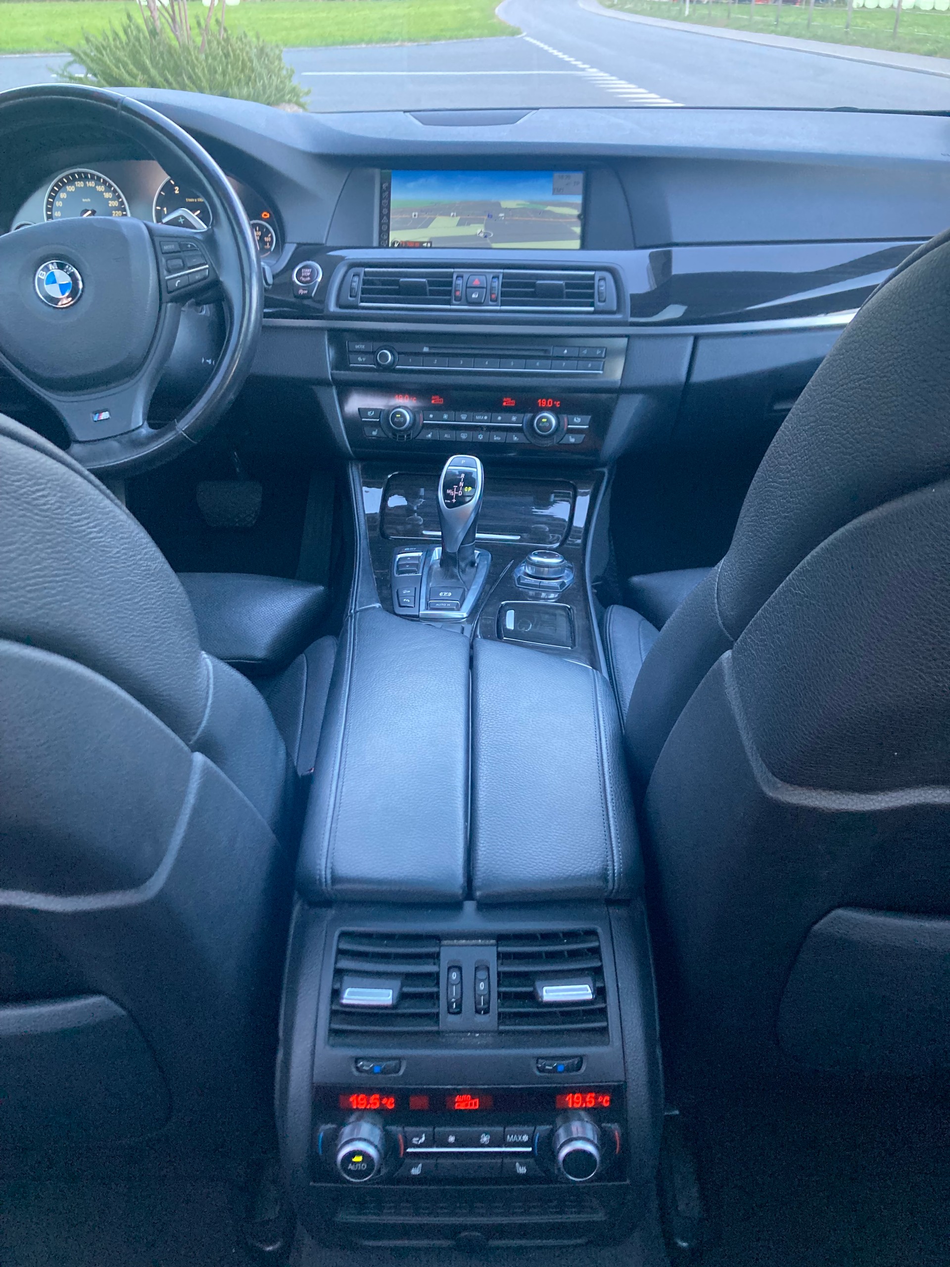 BMW 530d xDrive Touring M-Paket | Vollausstattung-image-13