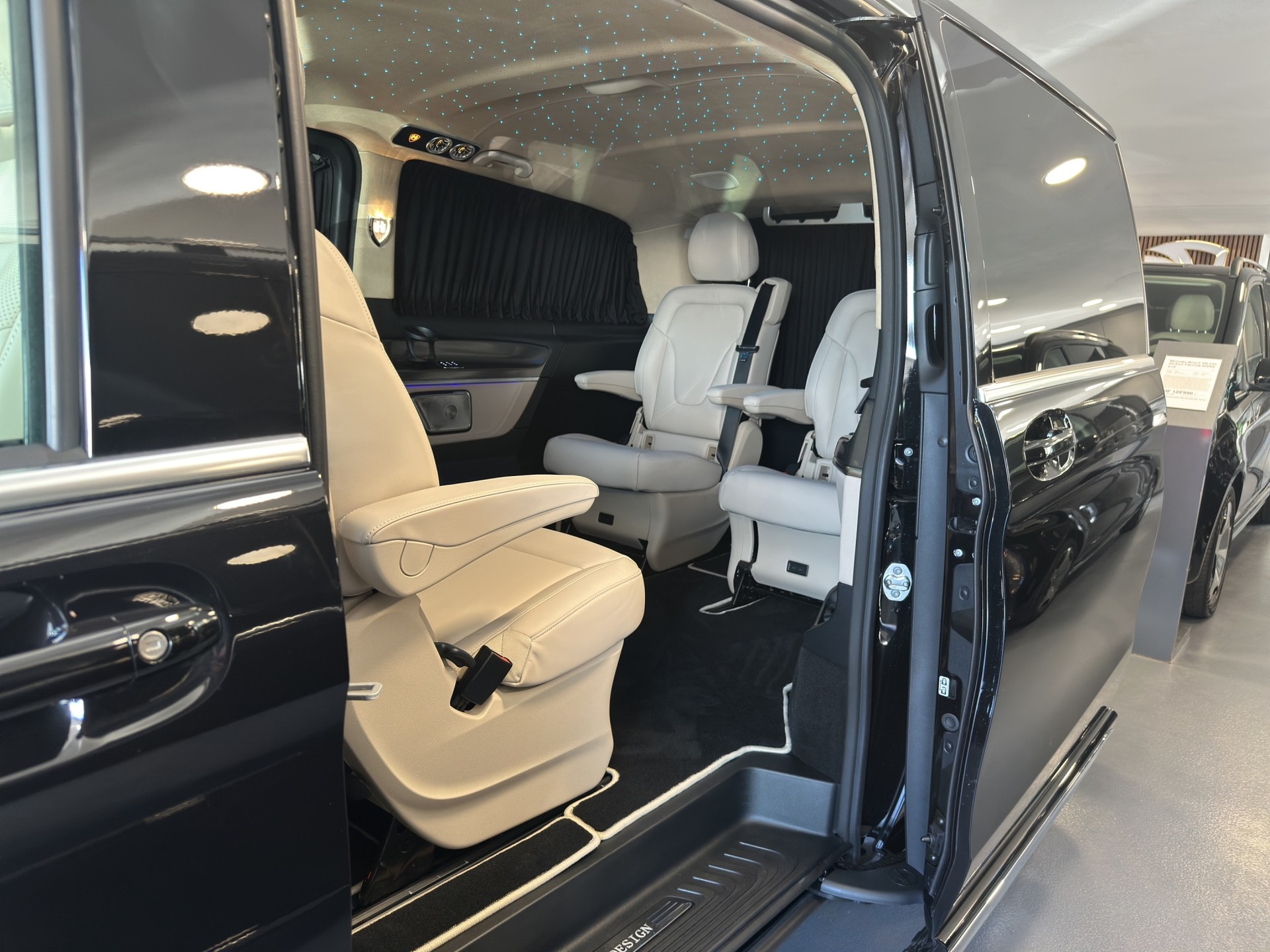 MERCEDES-BENZ MERCEDES-BENZ V 300 d Extra-Lang 4matic Exclusive FALCON AVERS V.I.P-image-21