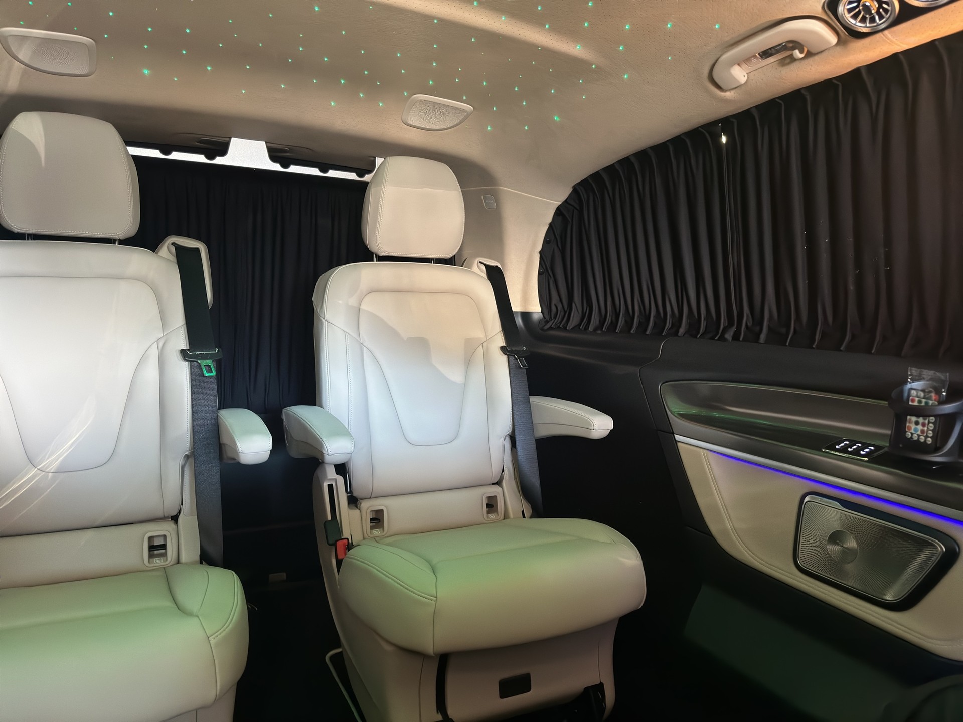 MERCEDES-BENZ MERCEDES-BENZ V 300 d Extra-Lang 4matic Exclusive FALCON AVERS V.I.P-image-30
