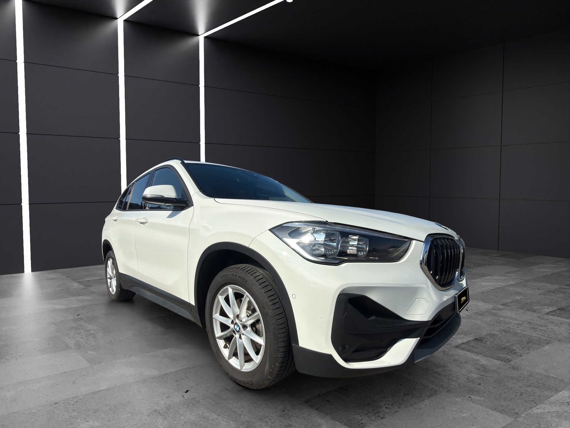 BMW X1 xDrive 18d xLine Steptronic *Garantie 12 Monate / 20‘000km*-showroom-element-2