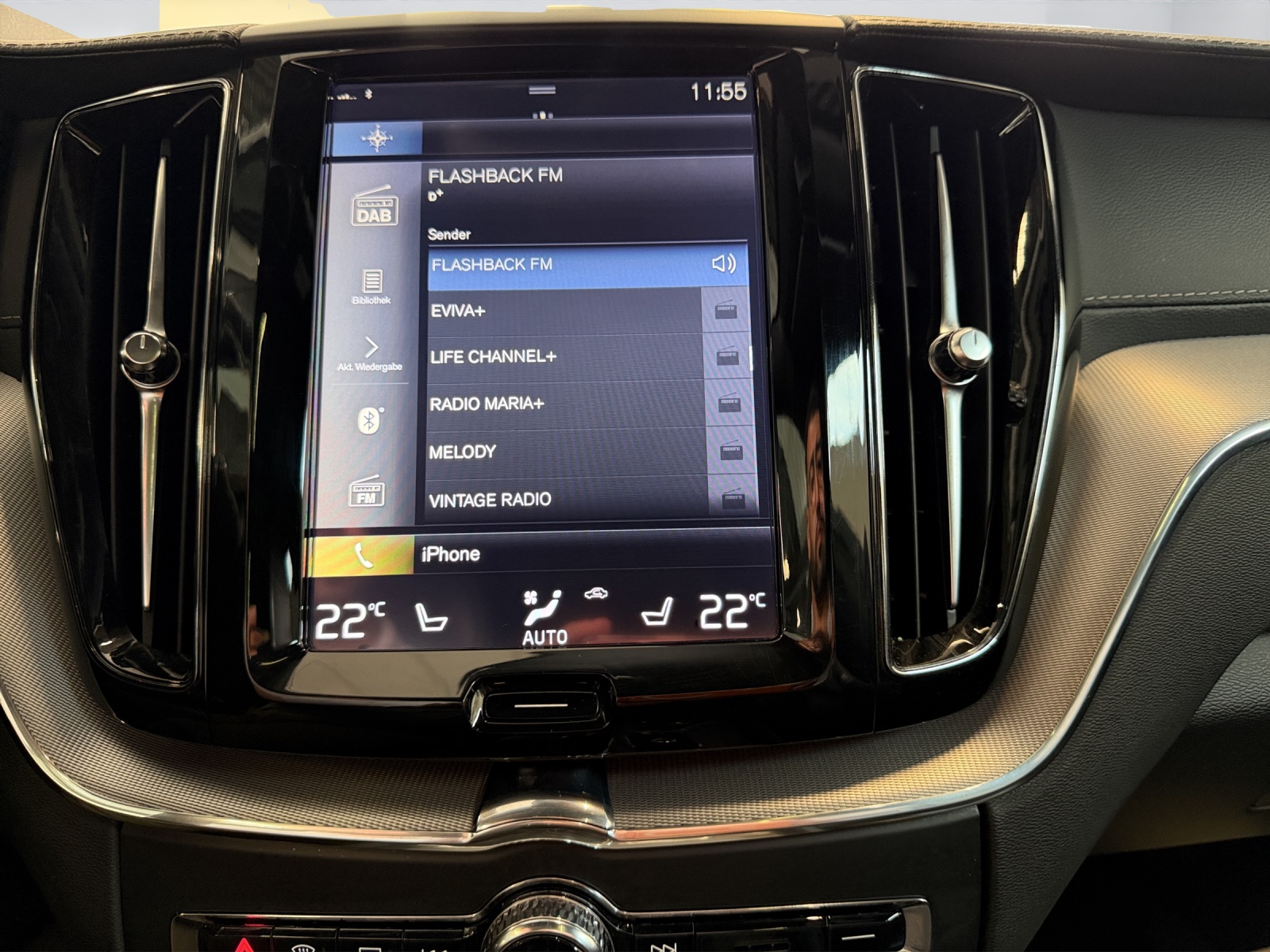 VOLVO XC60 T6 AWD R-Design Geartronic-image-27