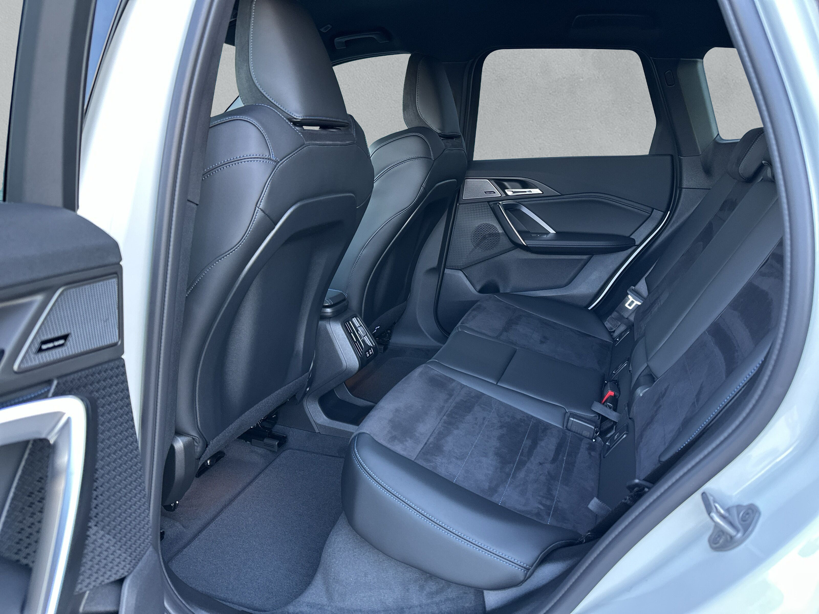 BMW X1 xDrive 25e M Sport**Action de leasing à 0.0%**-image-11