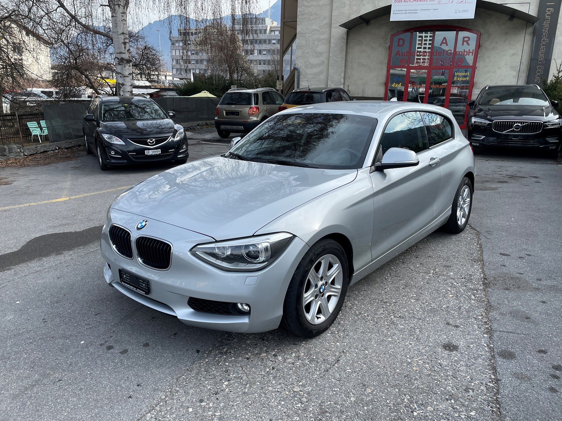 BMW 120d xDrive Sport Line-image-2