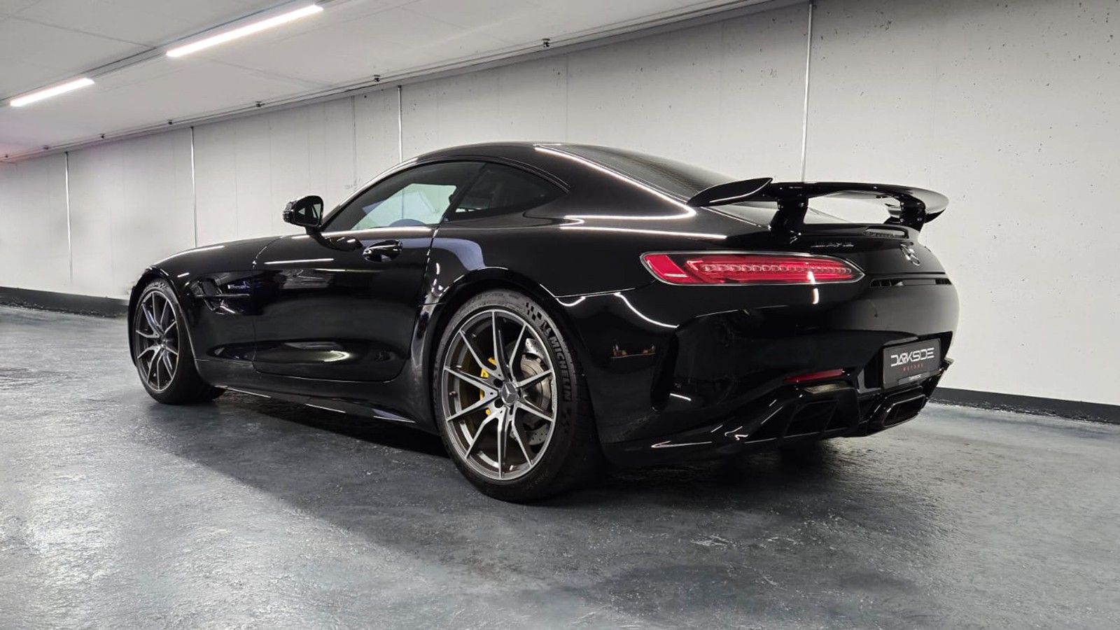 MERCEDES-BENZ AMG GT R Speedshift DCT-image-2