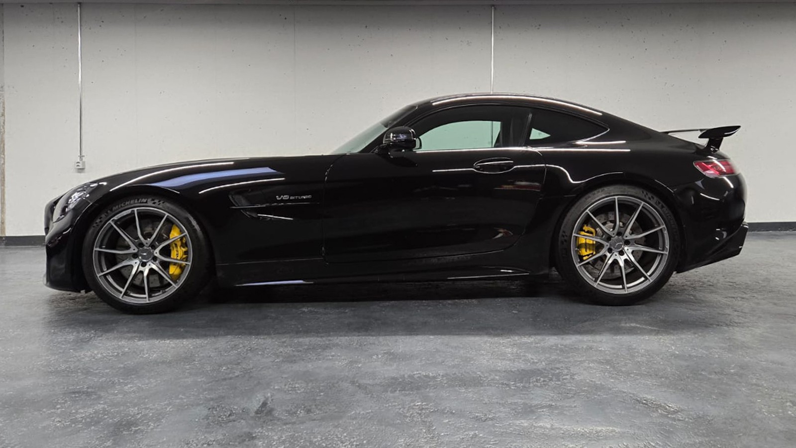 MERCEDES-BENZ AMG GT R Speedshift DCT-image-1