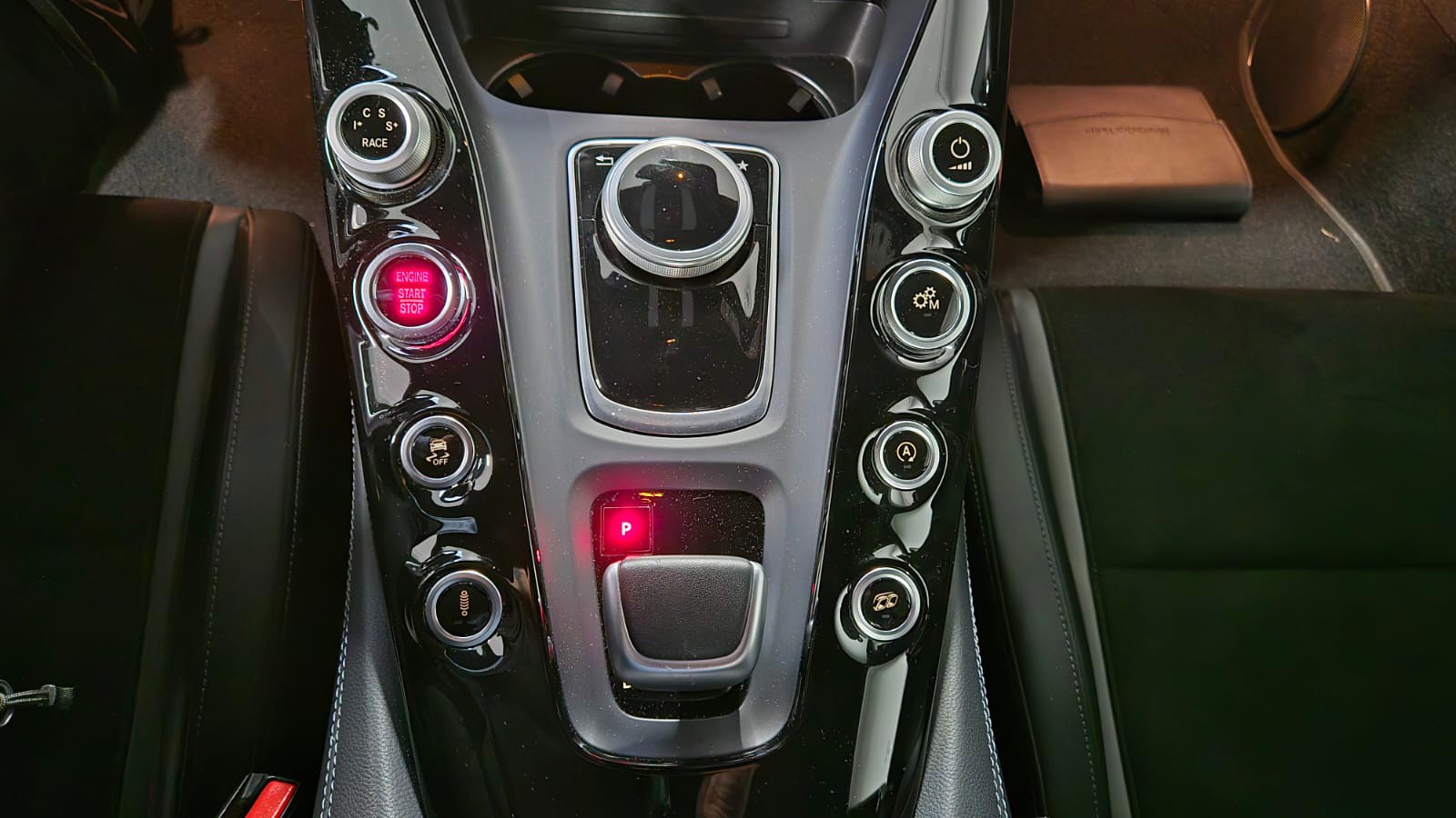 MERCEDES-BENZ AMG GT R Speedshift DCT-image-4