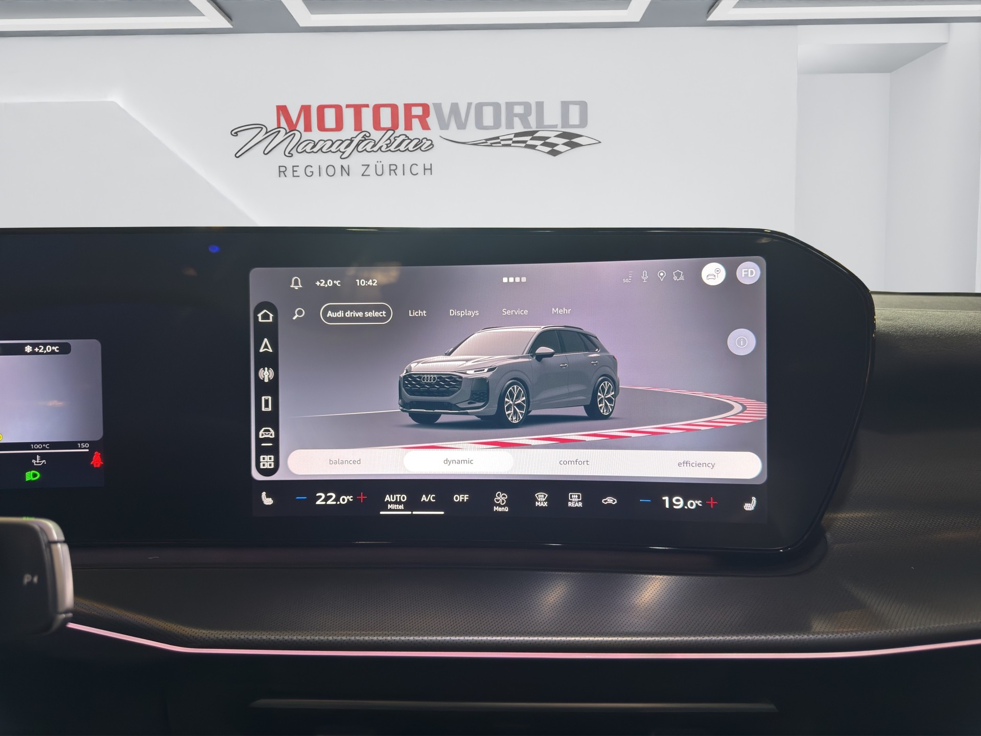 AUDI Q3 MY25/S-Line/Pano/MMI Pro/OLED/20" Zoll-image-9