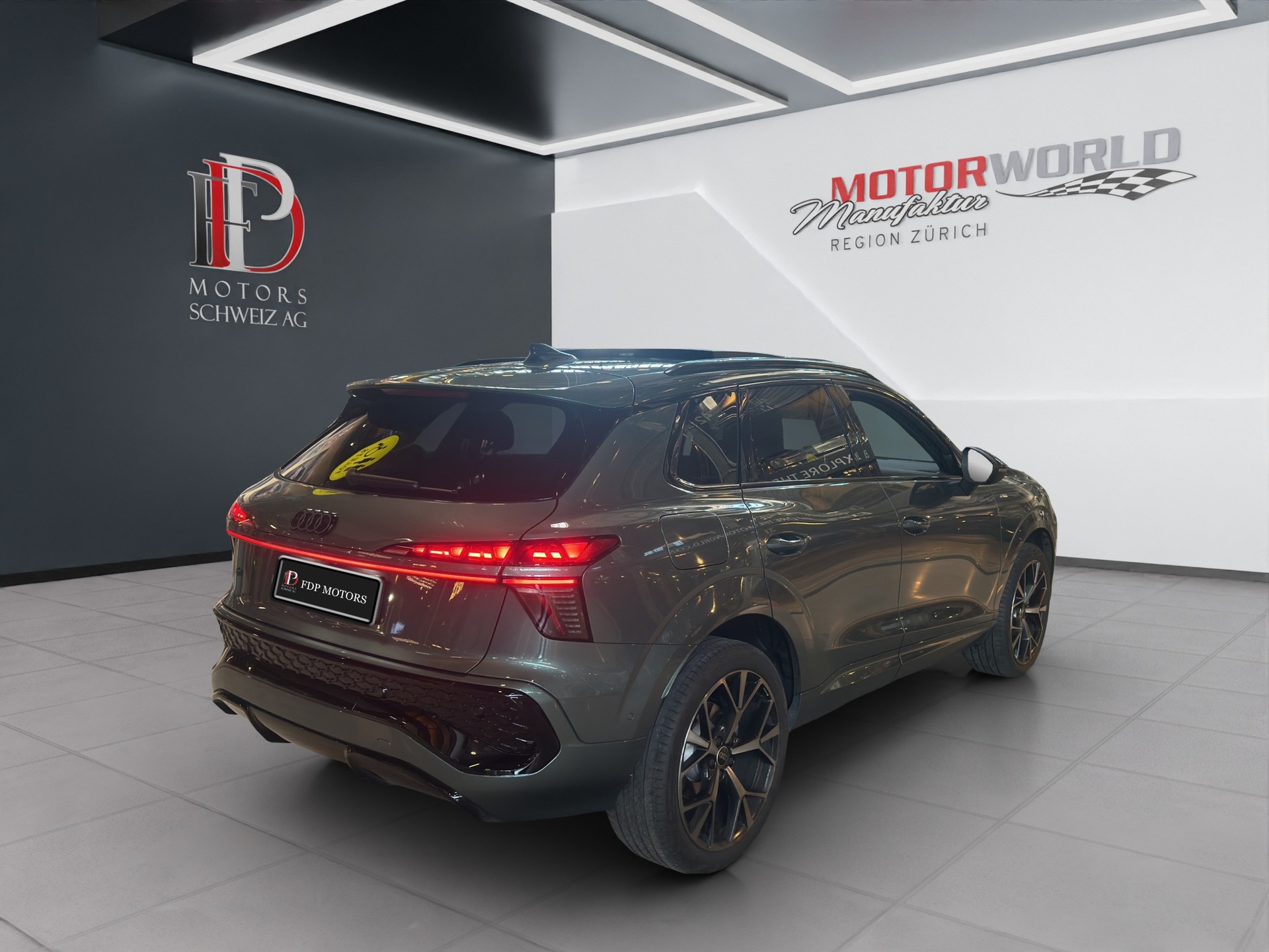AUDI Q3 MY25/S-Line/Pano/MMI Pro/OLED/20" Zoll-image-4