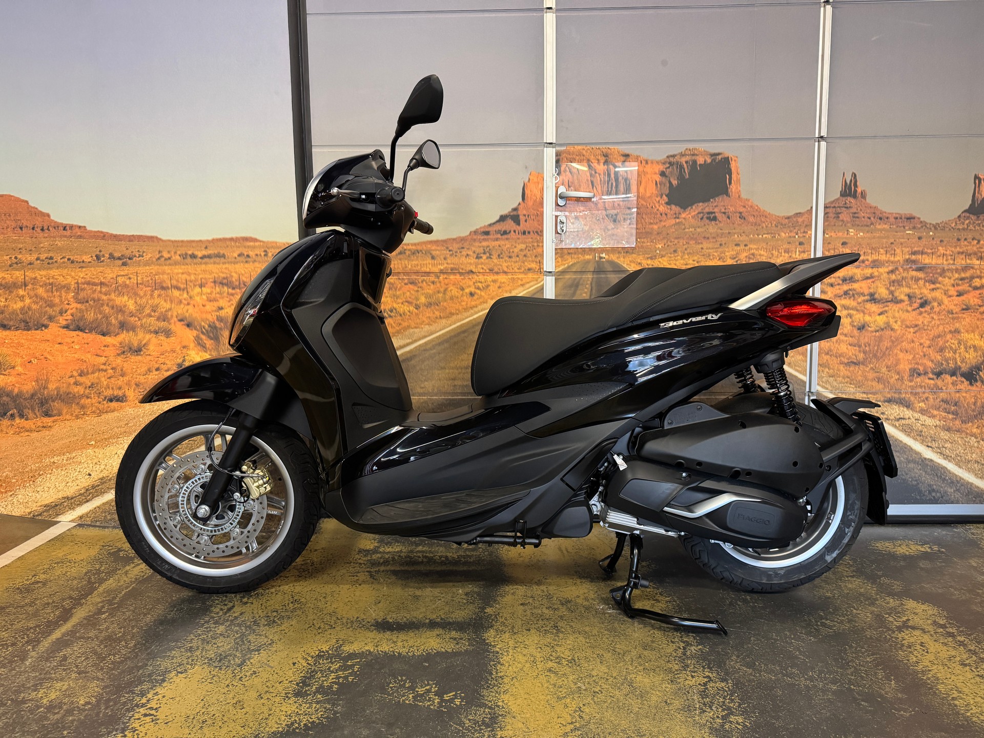 PIAGGIO Beverly 310 hpe E5+-image-1