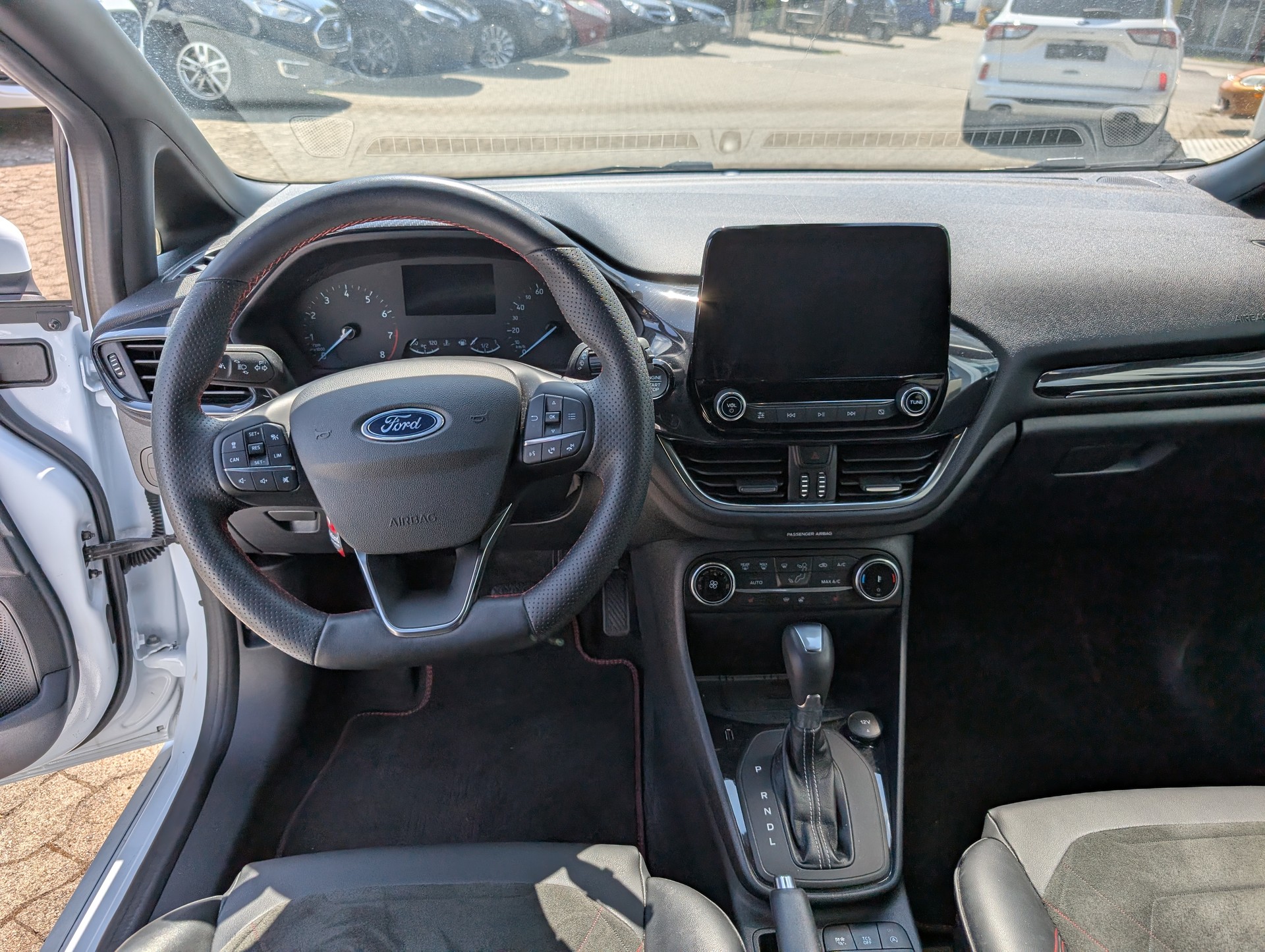 FORD Fiesta 1.0 SCTi MHEV ST Line X Automat-image-3