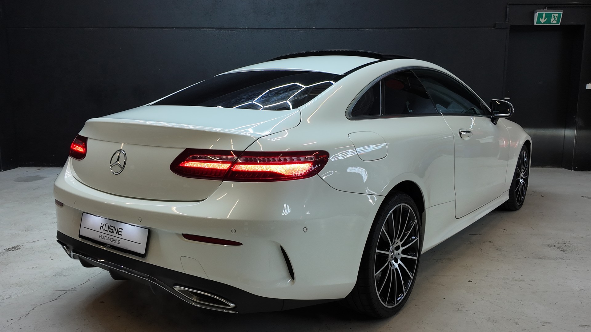 MERCEDES-BENZ E 400 Coupé AMG Line 4 Matic 9G-Tronic-image-5
