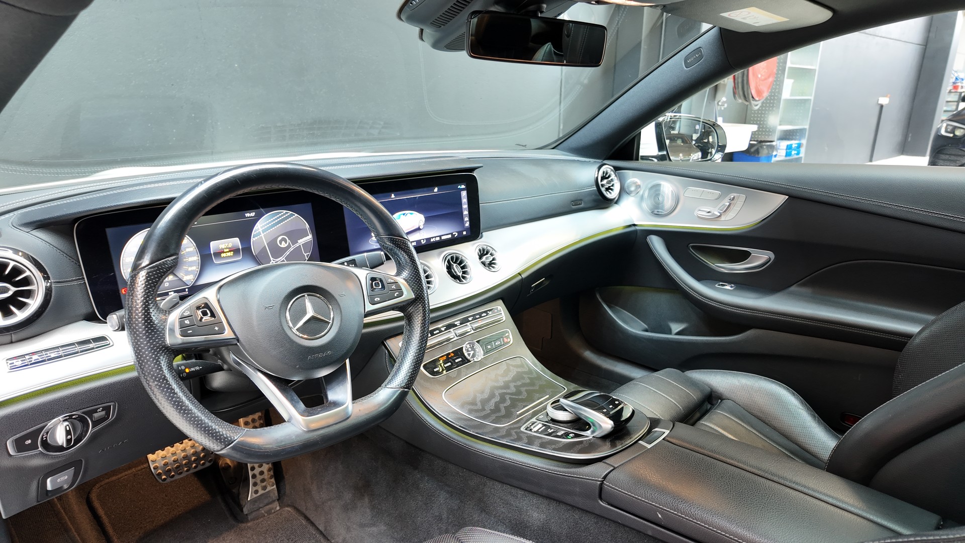 MERCEDES-BENZ E 400 Coupé AMG Line 4 Matic 9G-Tronic-image-9