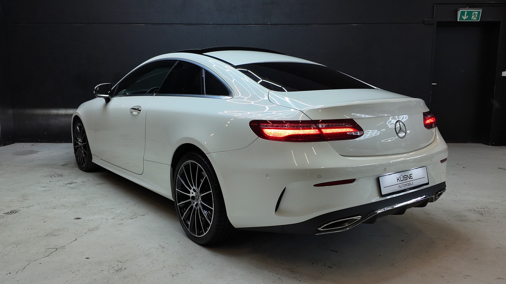 MERCEDES-BENZ E 400 Coupé AMG Line 4 Matic 9G-Tronic-showroom-element-3
