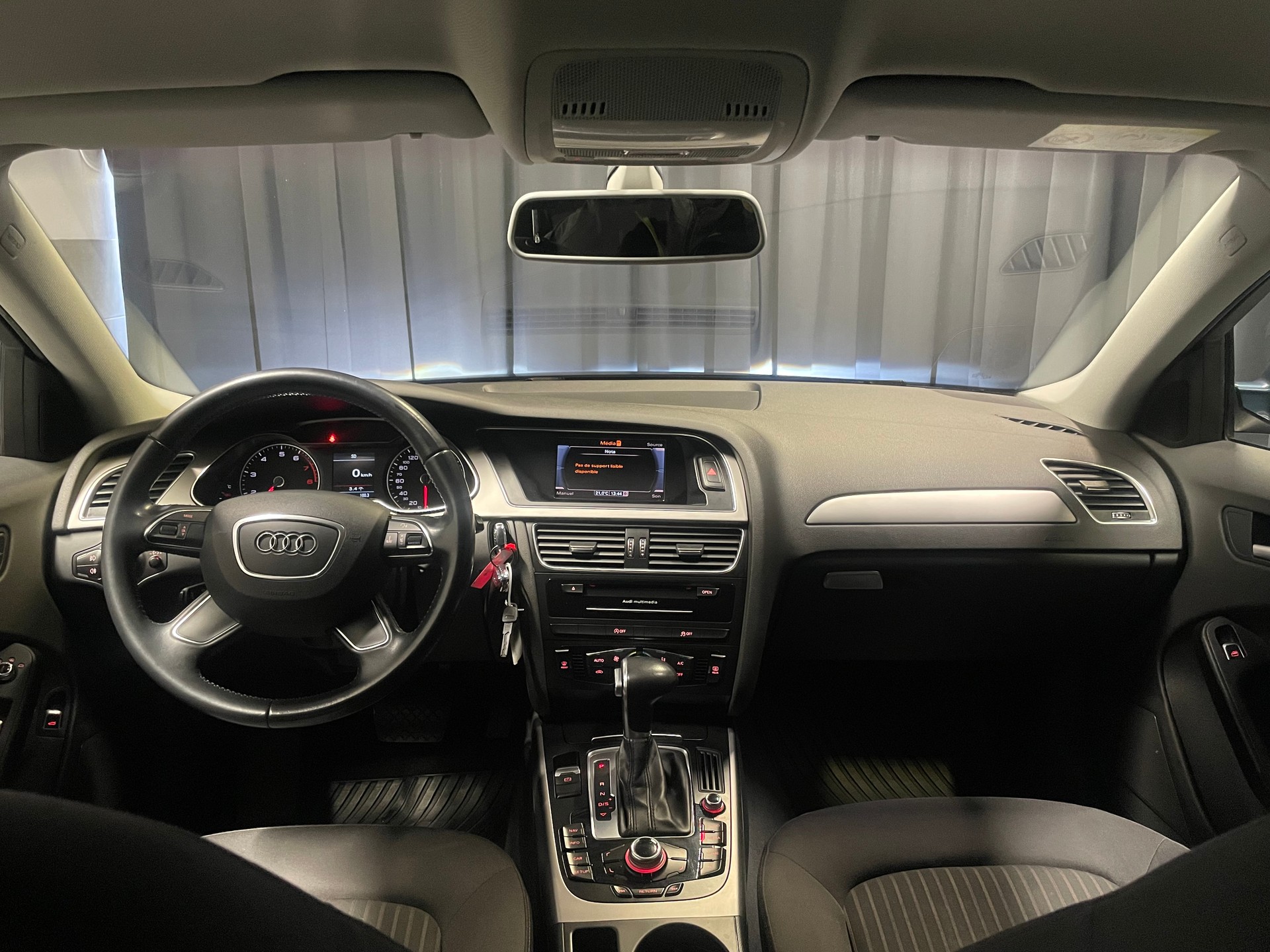 AUDI A4 Limousine 1.8 TFSI multitronic (29)-image-8