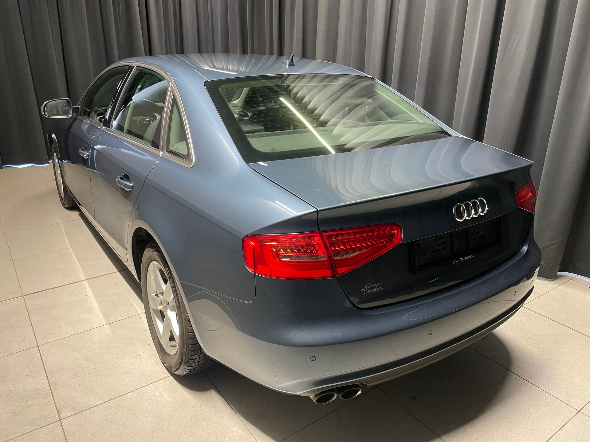 AUDI A4 Limousine 1.8 TFSI multitronic (29)-showroom-element-3