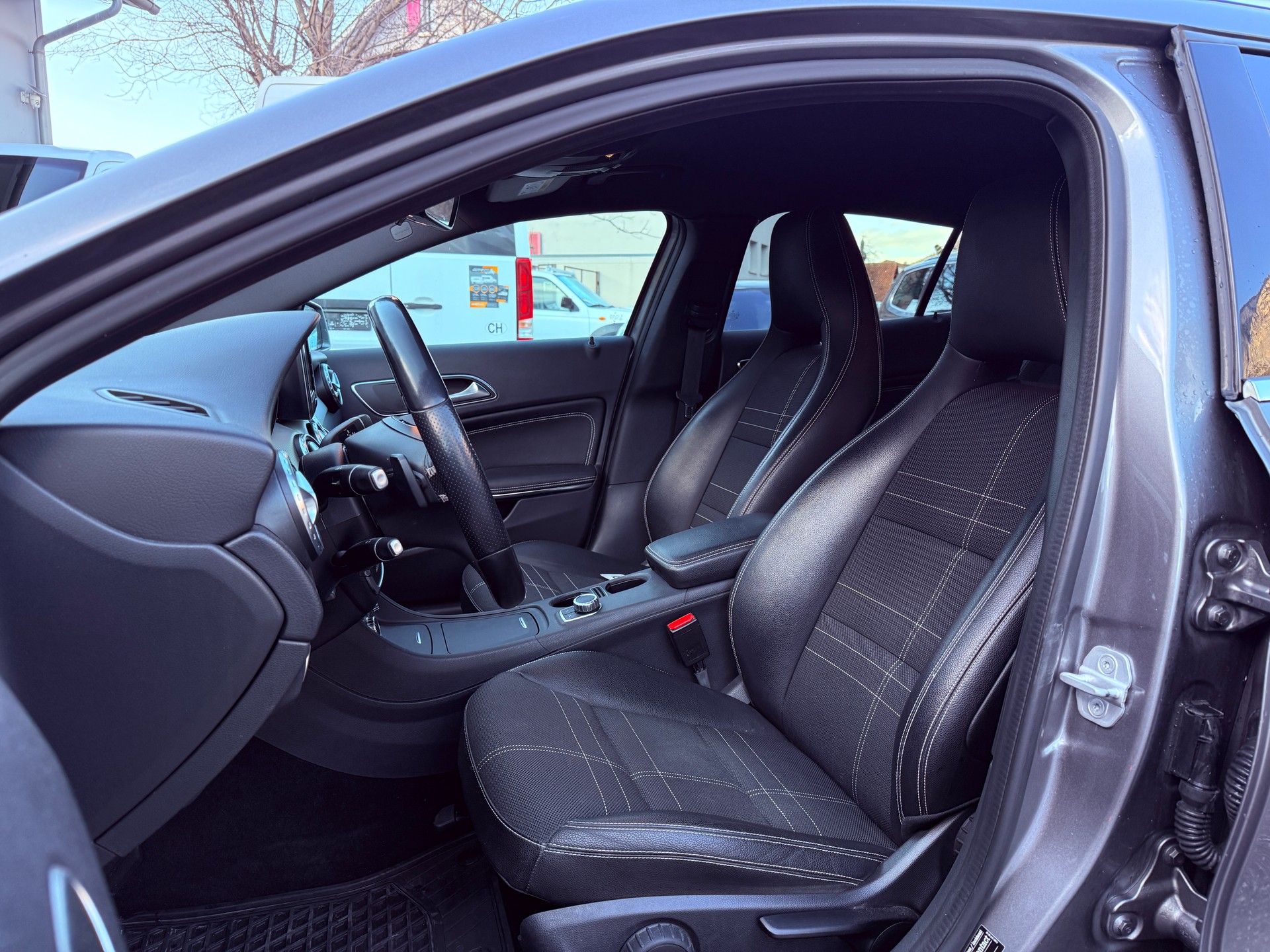 MERCEDES-BENZ GLA 220 CDI Urban 4Matic 7G-DCT-image-7