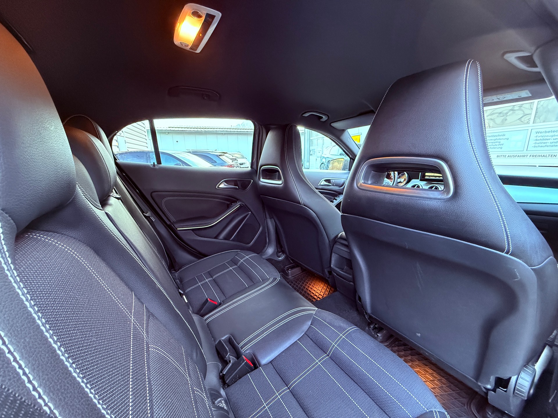 MERCEDES-BENZ GLA 220 CDI Urban 4Matic 7G-DCT-image-8