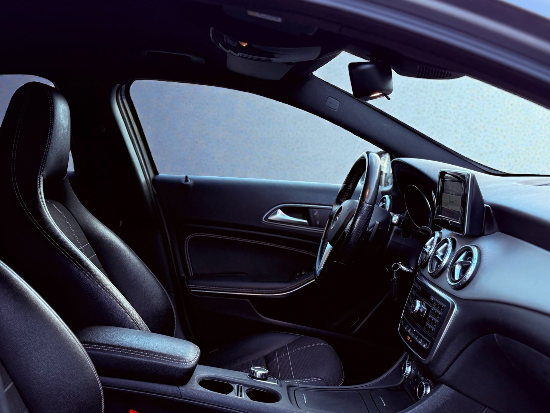MERCEDES-BENZ GLA 220 CDI Urban 4Matic 7G-DCT-image-6