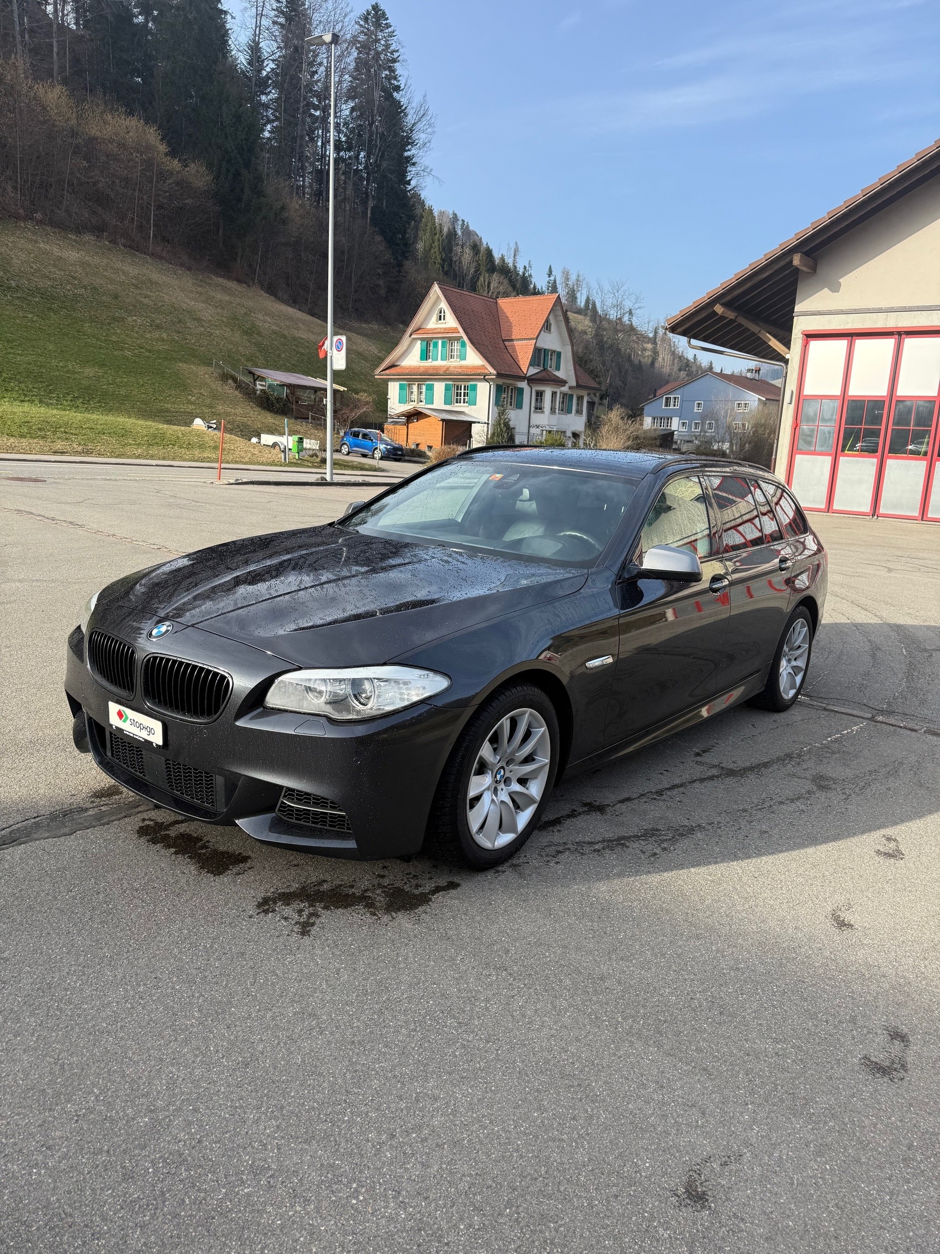 BMW M550d xDrive Touring Steptronic-showroom-element-2