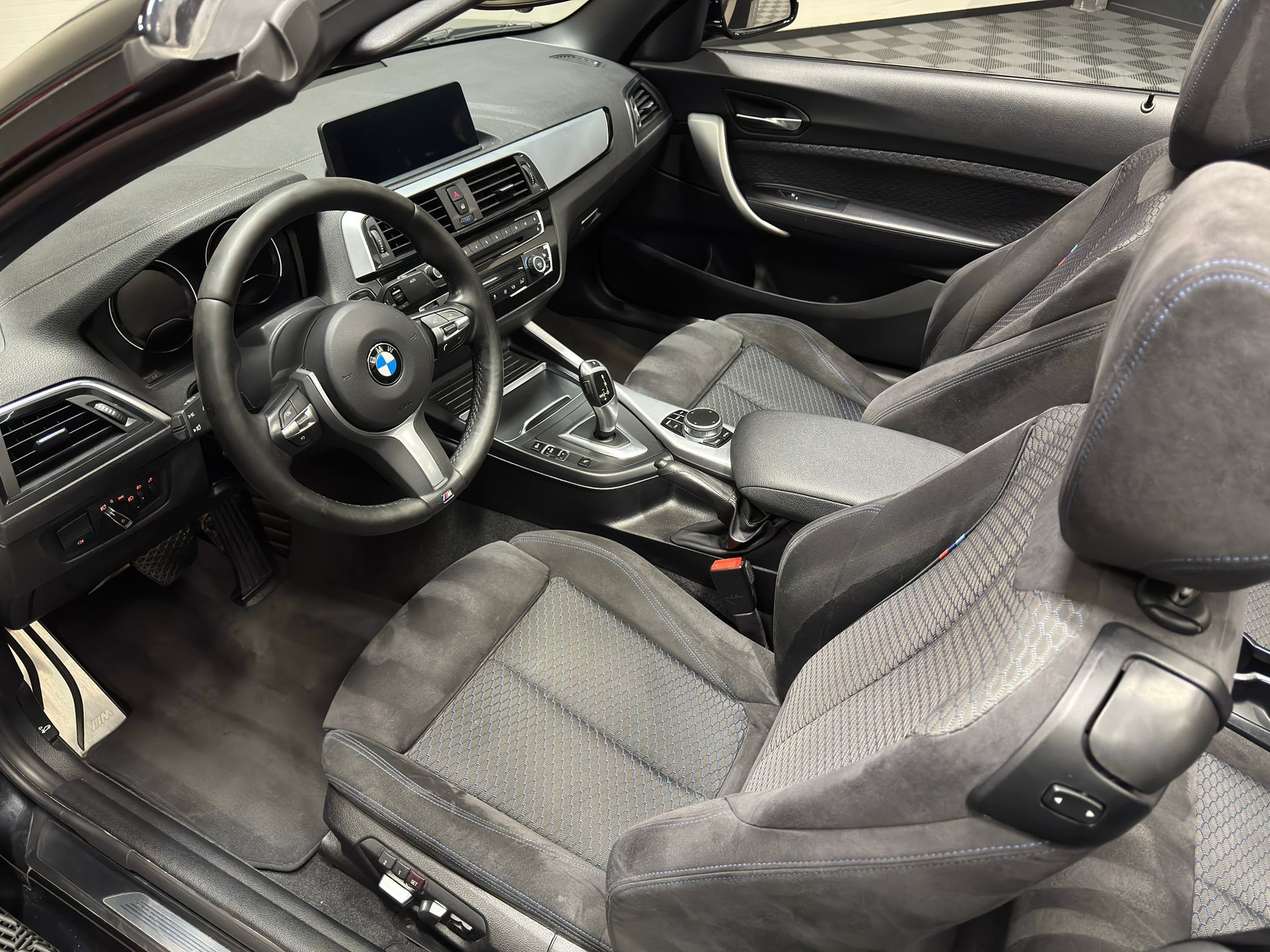 BMW 218i Cabrio M-Sport-image-15