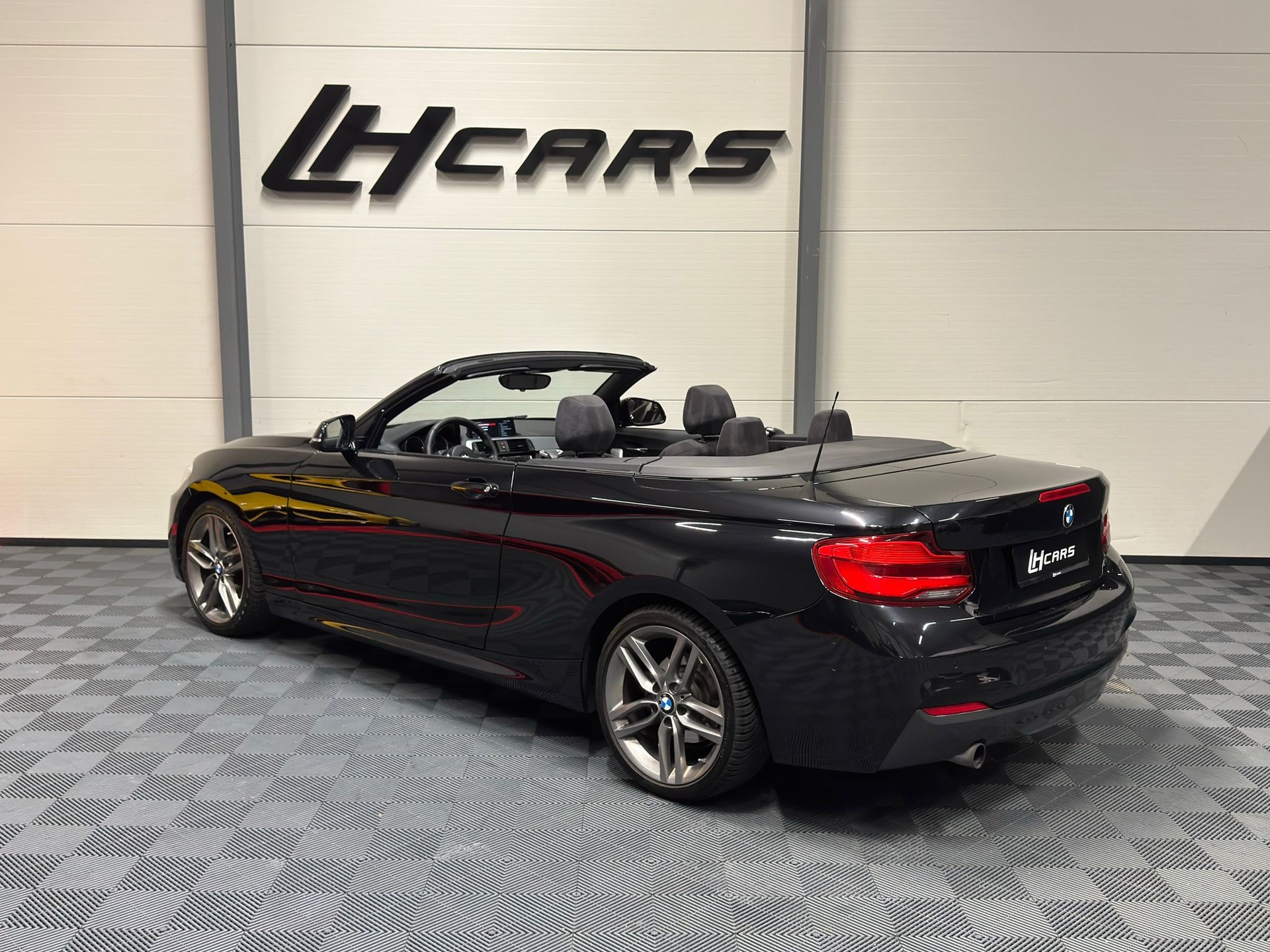 BMW 218i Cabrio M-Sport-image-3