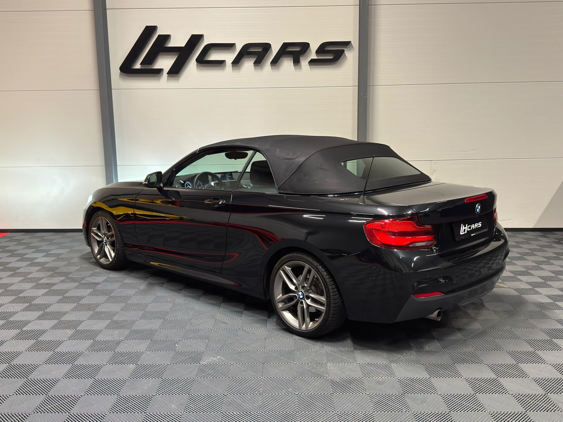 BMW 218i Cabrio M-Sport-image-4