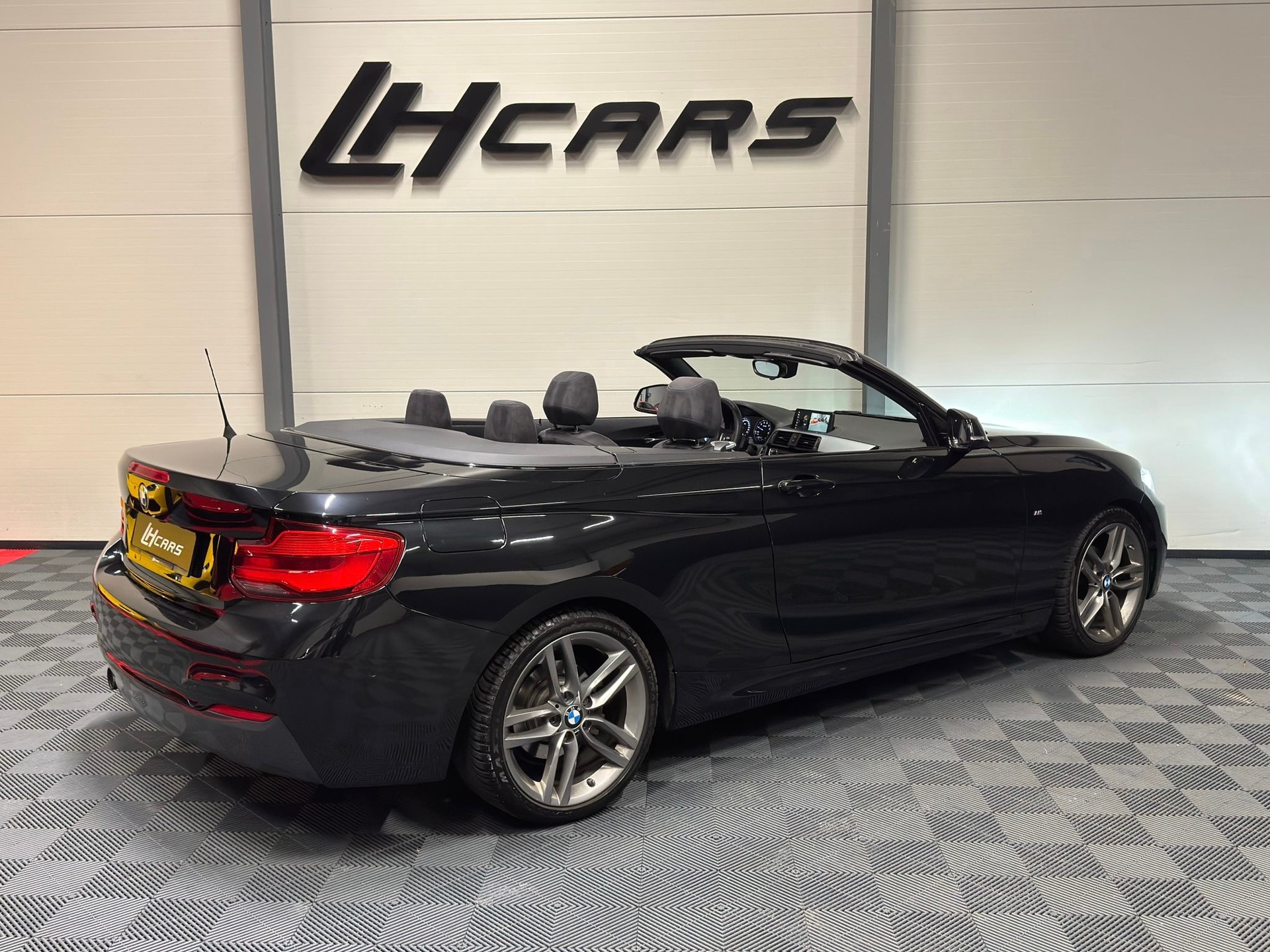 BMW 218i Cabrio M-Sport-image-5