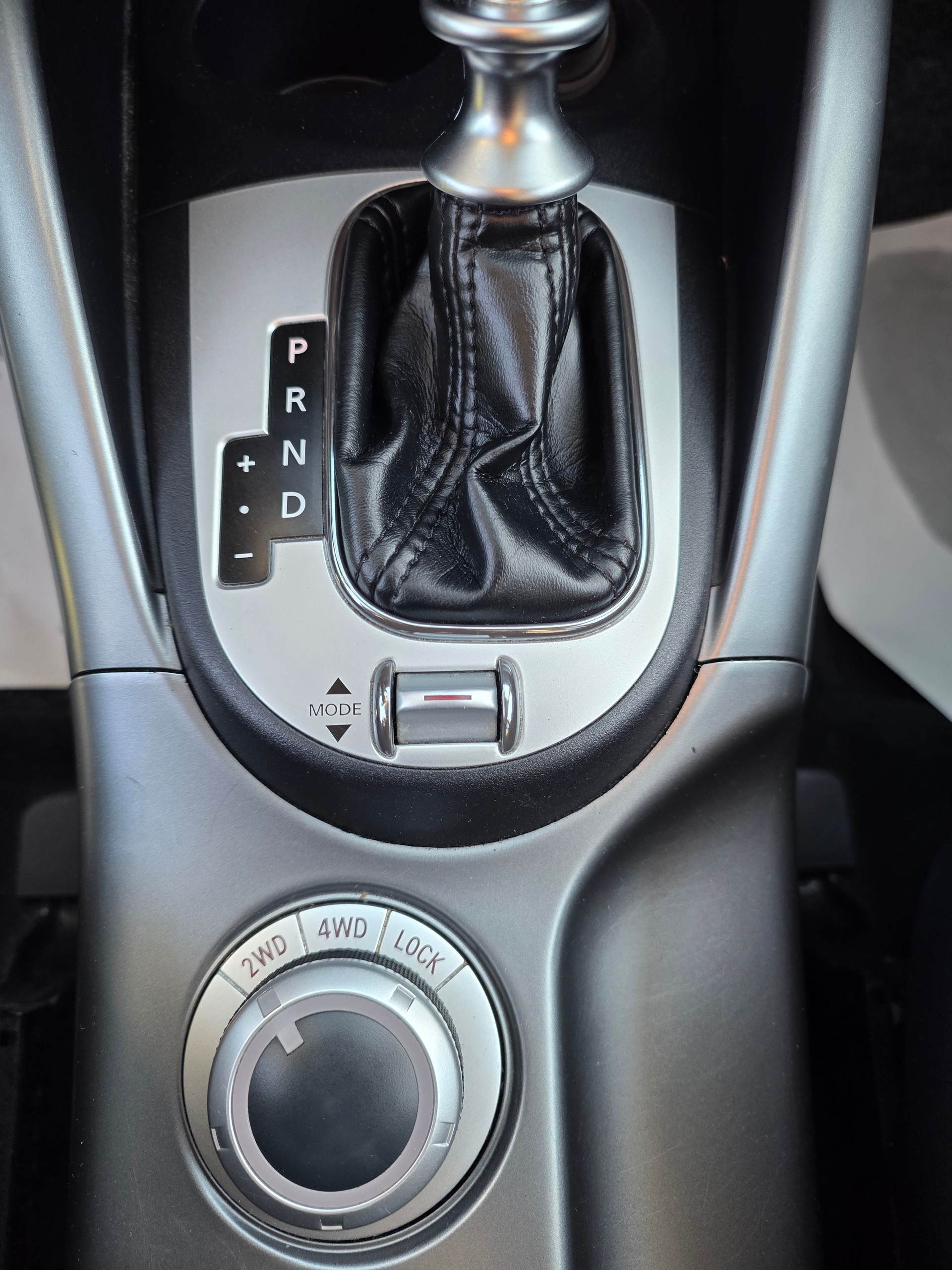 MITSUBISHI Outlander 2.2 DID Navigator 4WD TC-SST-image-13