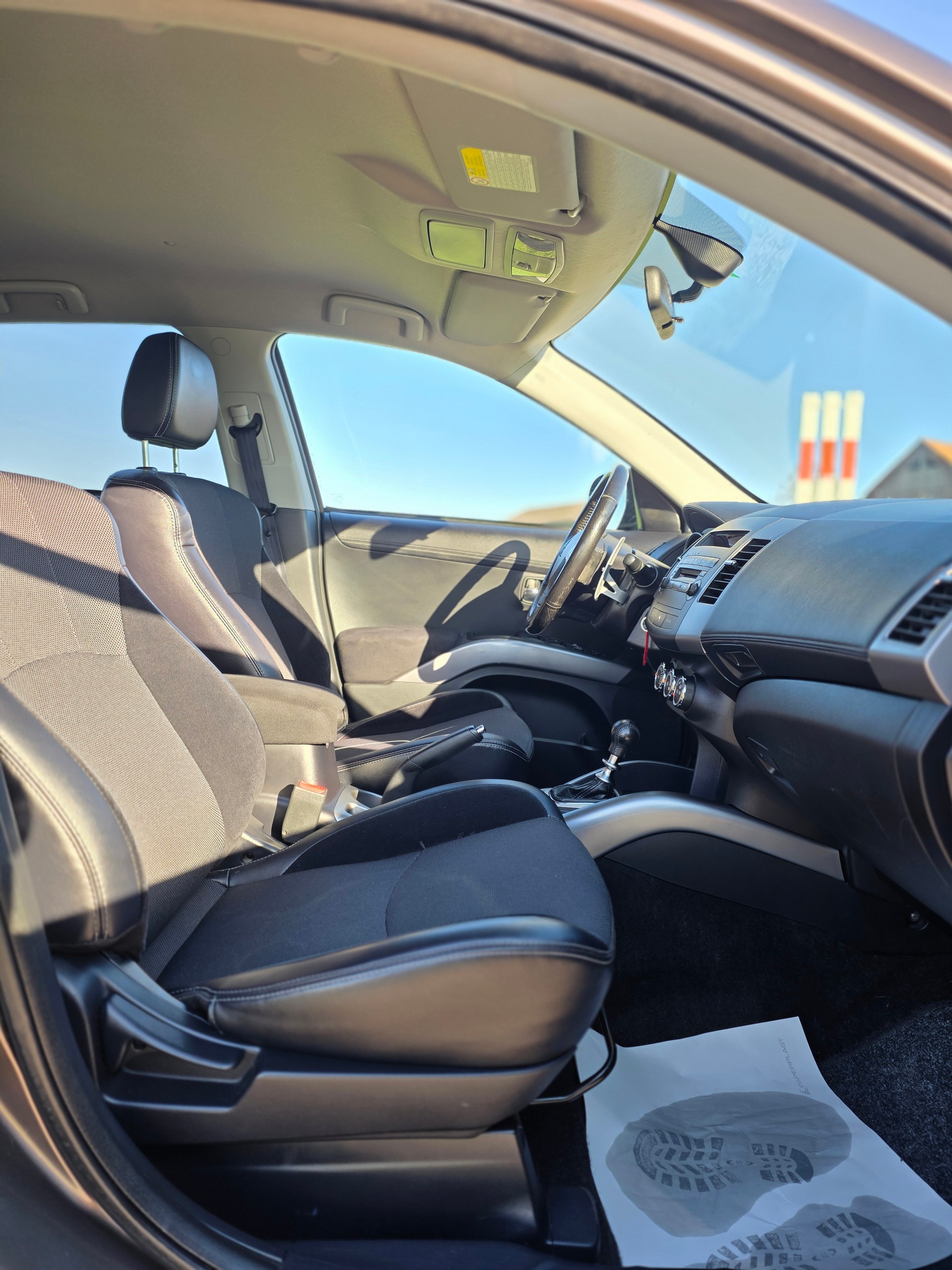 MITSUBISHI Outlander 2.2 DID Navigator 4WD TC-SST-image-14