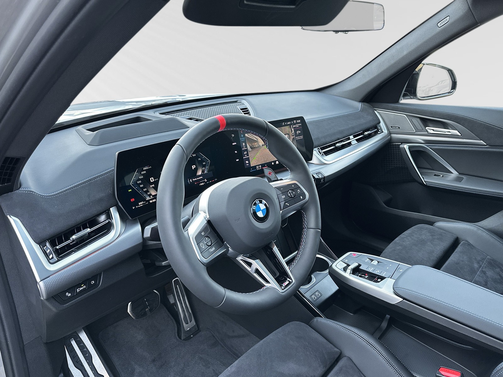 BMW X1 xDrive M35i-showroom-element-3