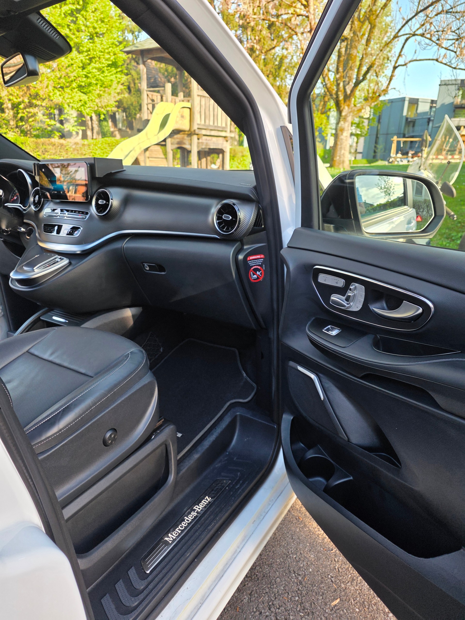 MERCEDES-BENZ V 300 d lang Avantgarde 4Matic 9G-Tronic-image-13