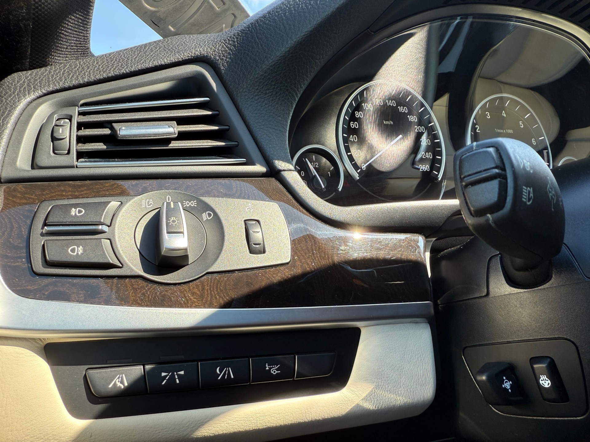 BMW 535i xDrive Touring Steptronic *CH Fahrzeug *Frisch ab MFK *Soft-Close *HUD *Panoramaglasdach *Spurwechselassistent *-image-9