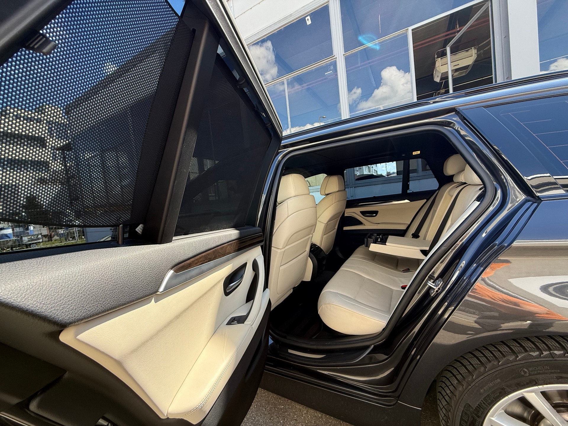 BMW 535i xDrive Touring Steptronic *CH Fahrzeug *Frisch ab MFK *Soft-Close *HUD *Panoramaglasdach *Spurwechselassistent *-image-13