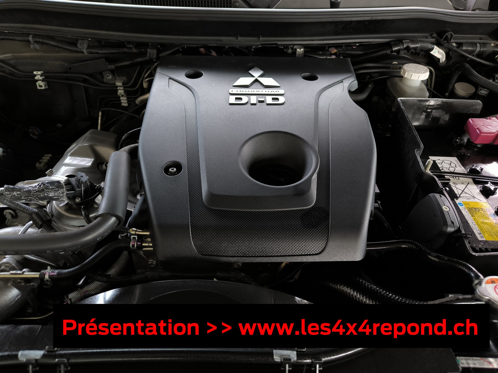 MITSUBISHI L 200 2.4 Value Club Cab-image-11