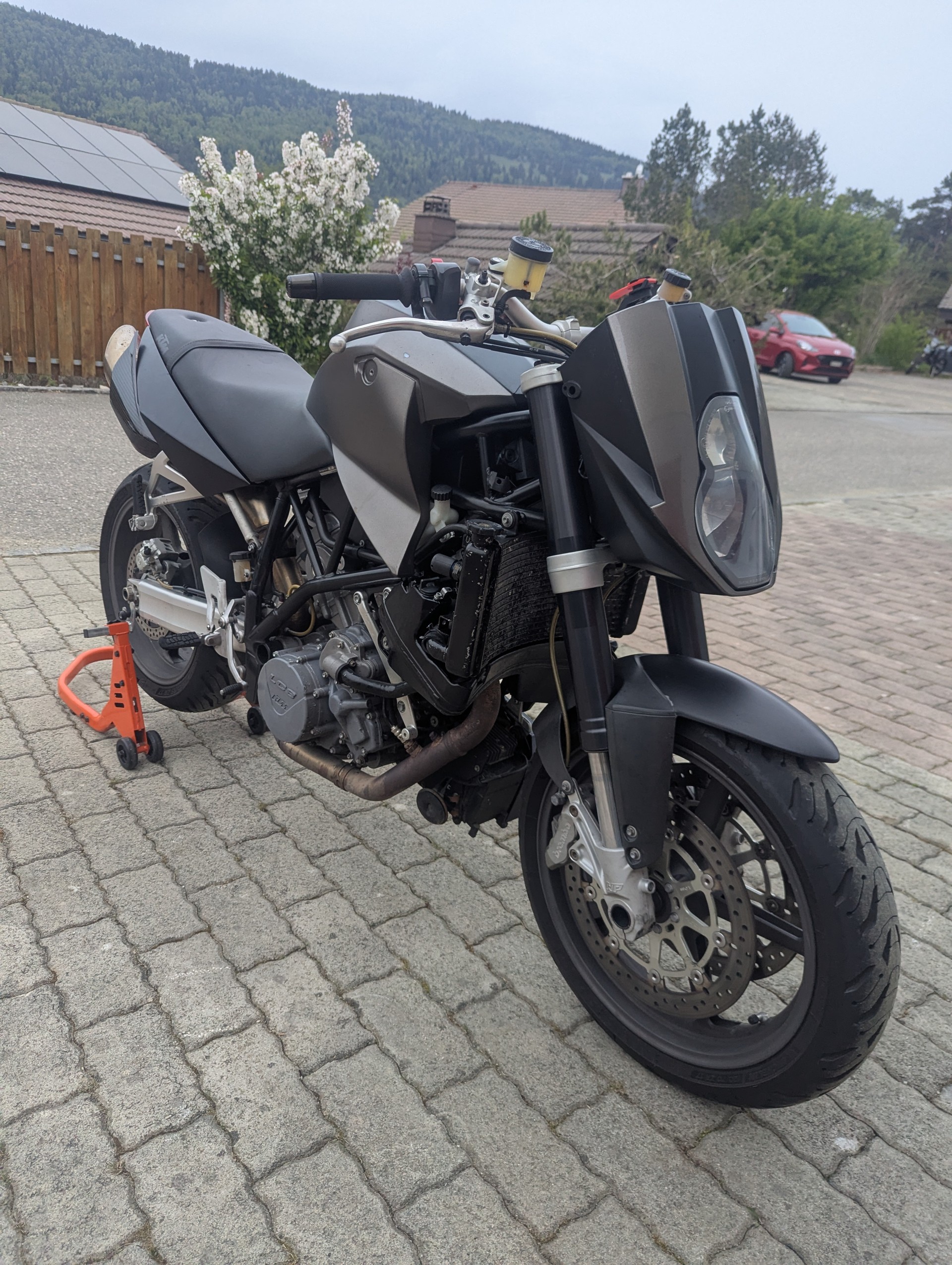 KTM 990 Super Duke-image-3