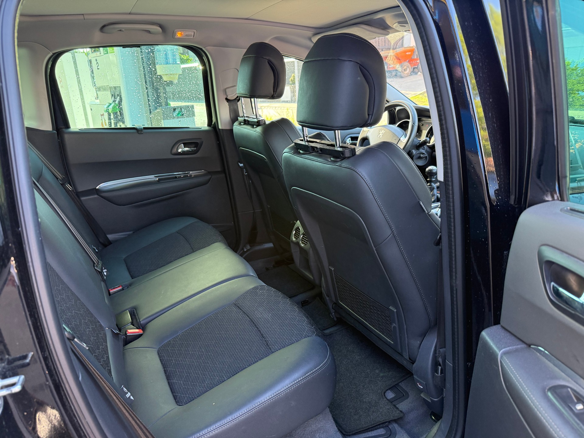 PEUGEOT 3008 2.0 HDI Business-image-10