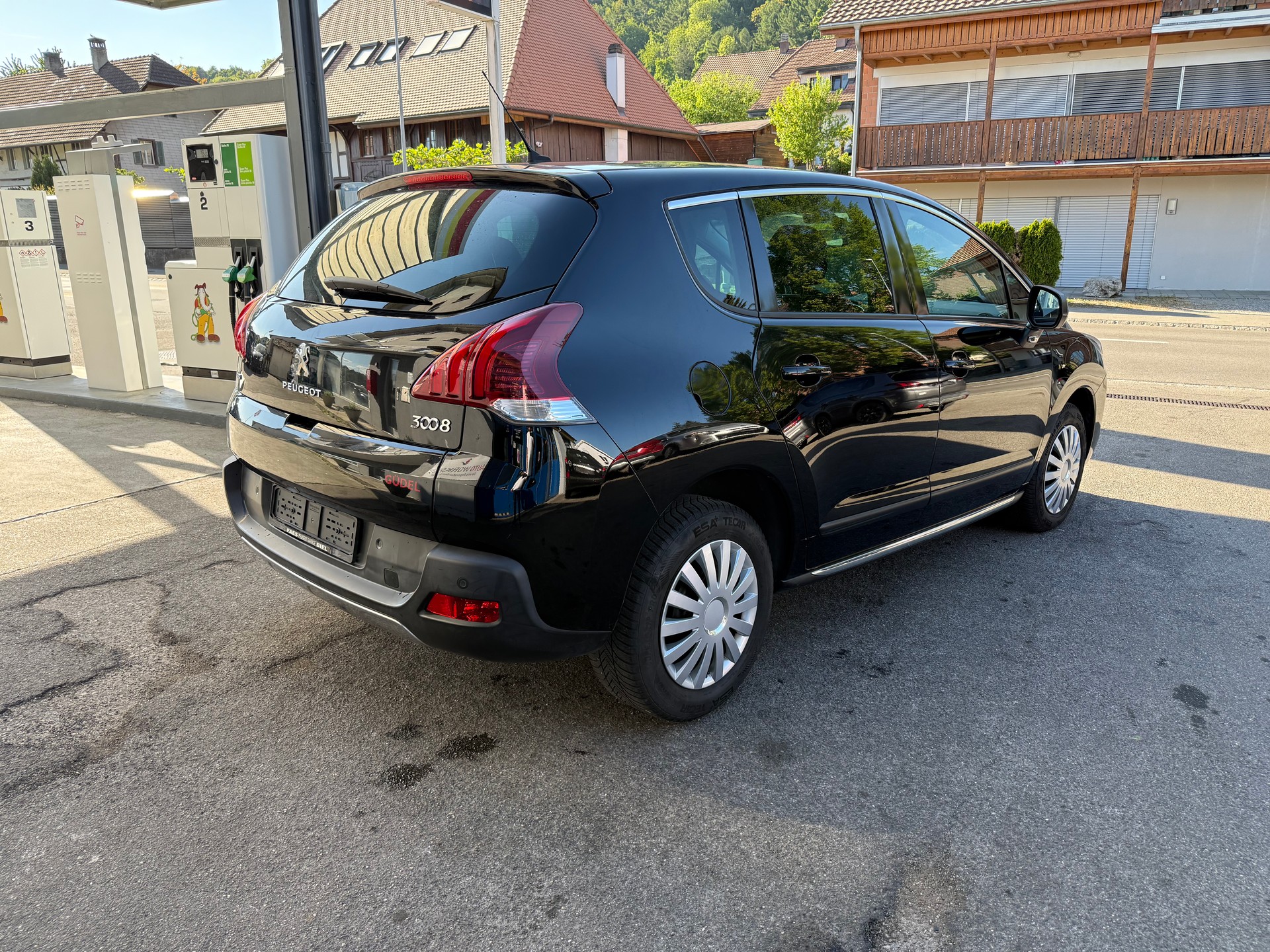 PEUGEOT 3008 2.0 HDI Business-image-1