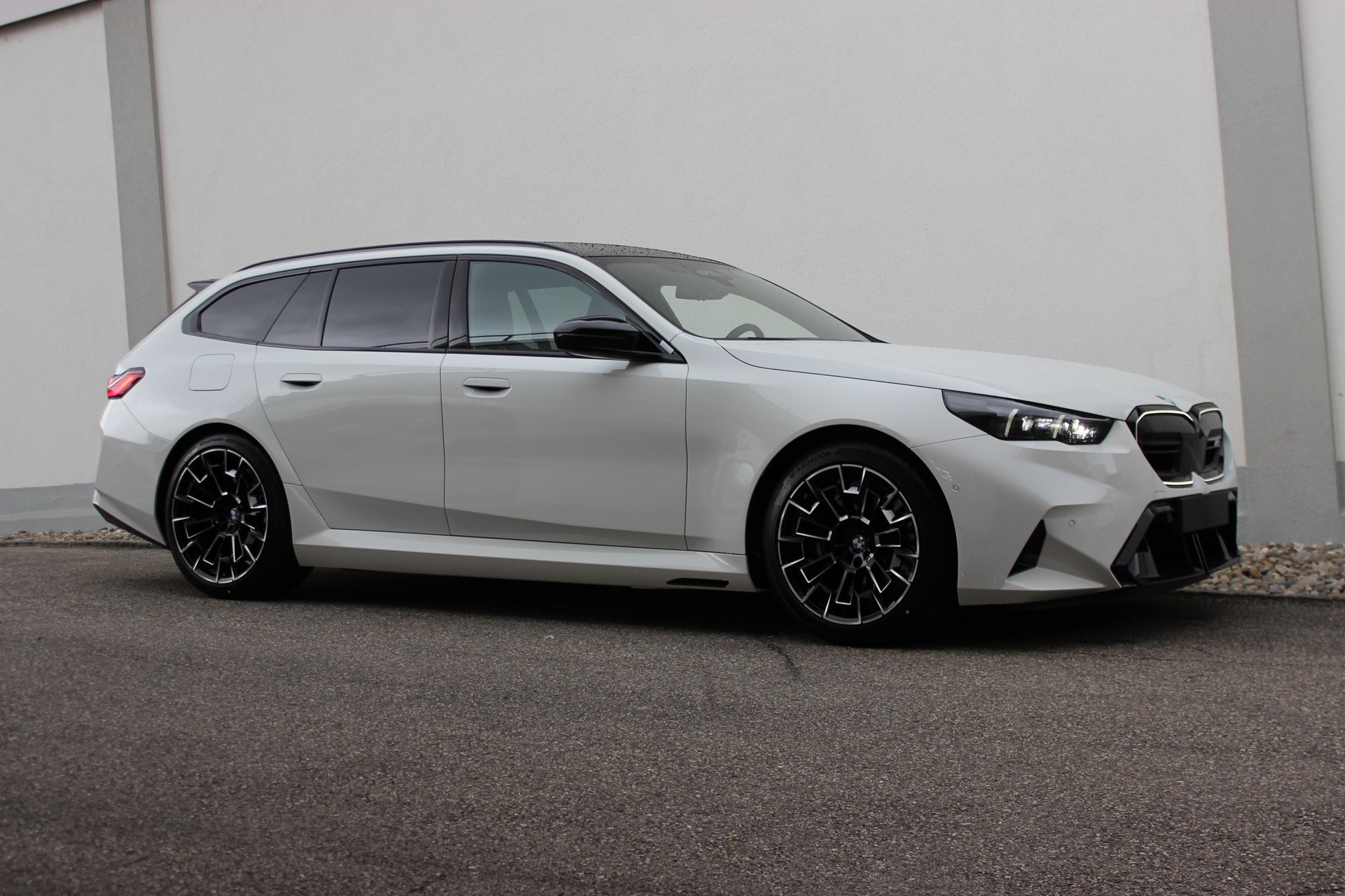 BMW M5 xDrive Touring *1.9%-LEASINGAKTION* 🏖️JUNI-ANGEBOT🏖️-image-4
