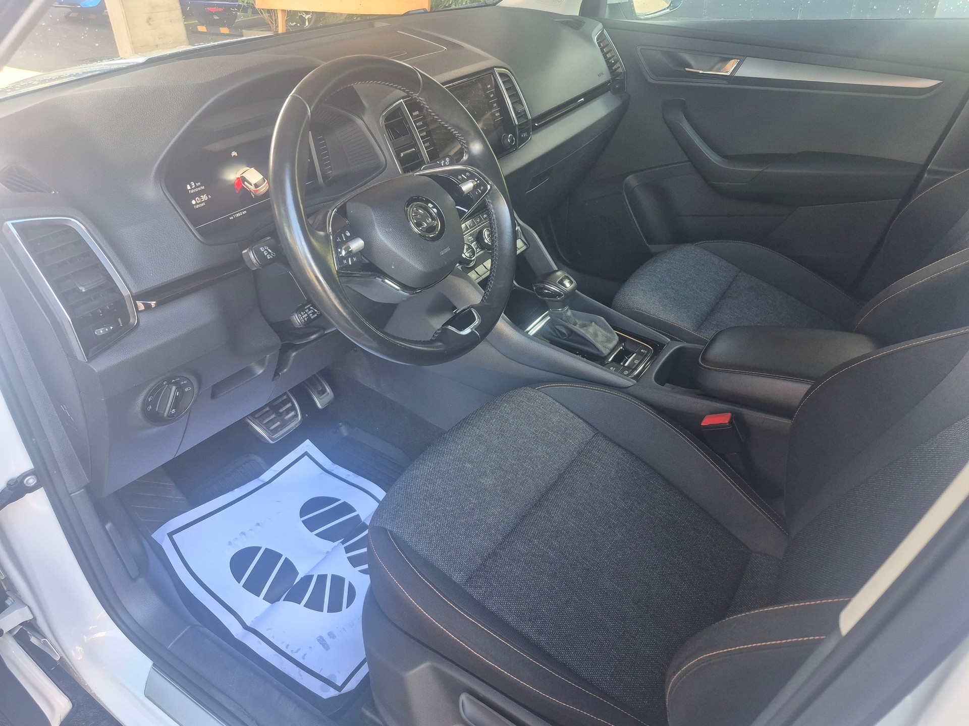 SKODA Karoq 1.5 TSI ACT Clever DSG-image-13