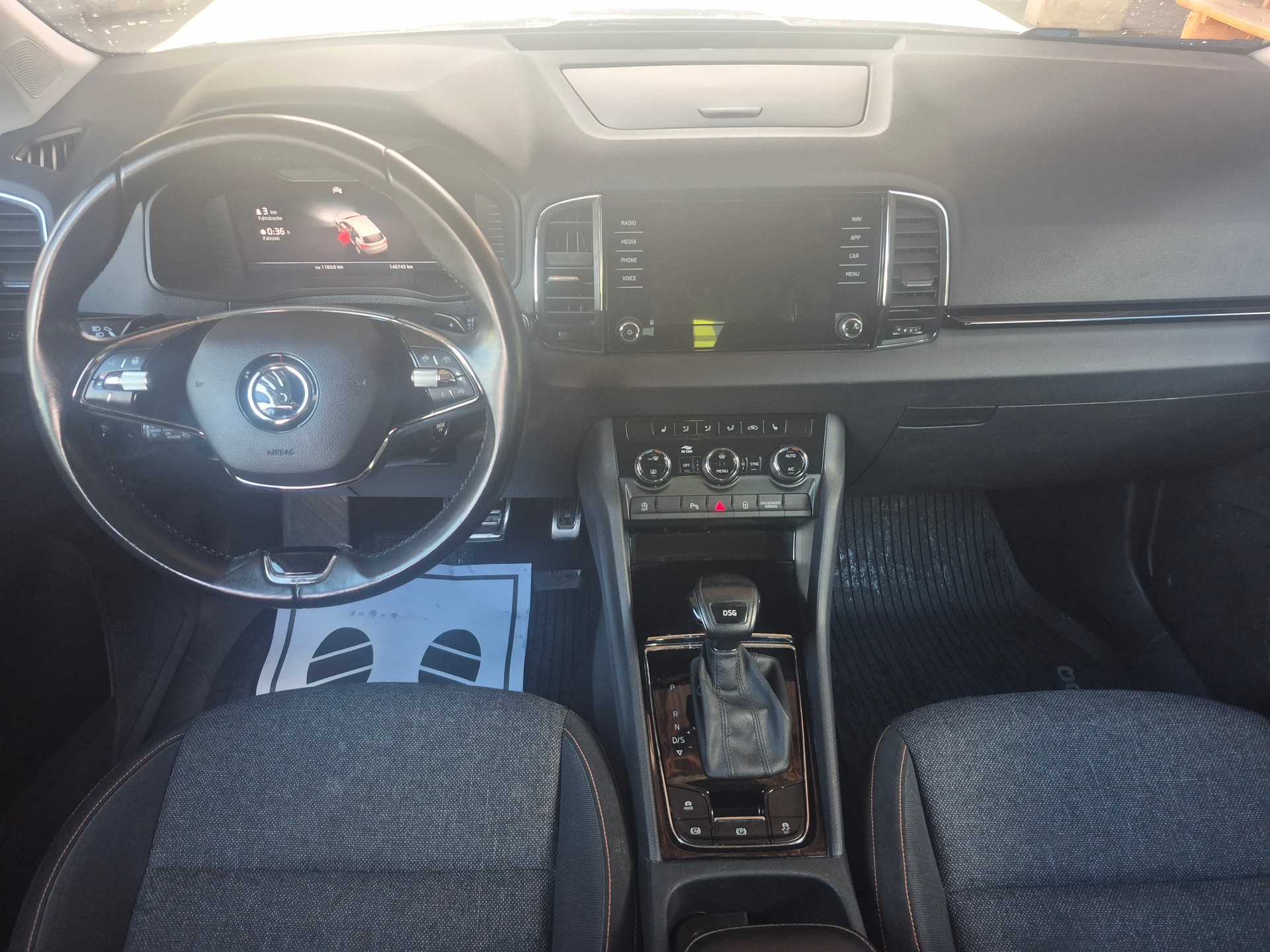 SKODA Karoq 1.5 TSI ACT Clever DSG-image-12