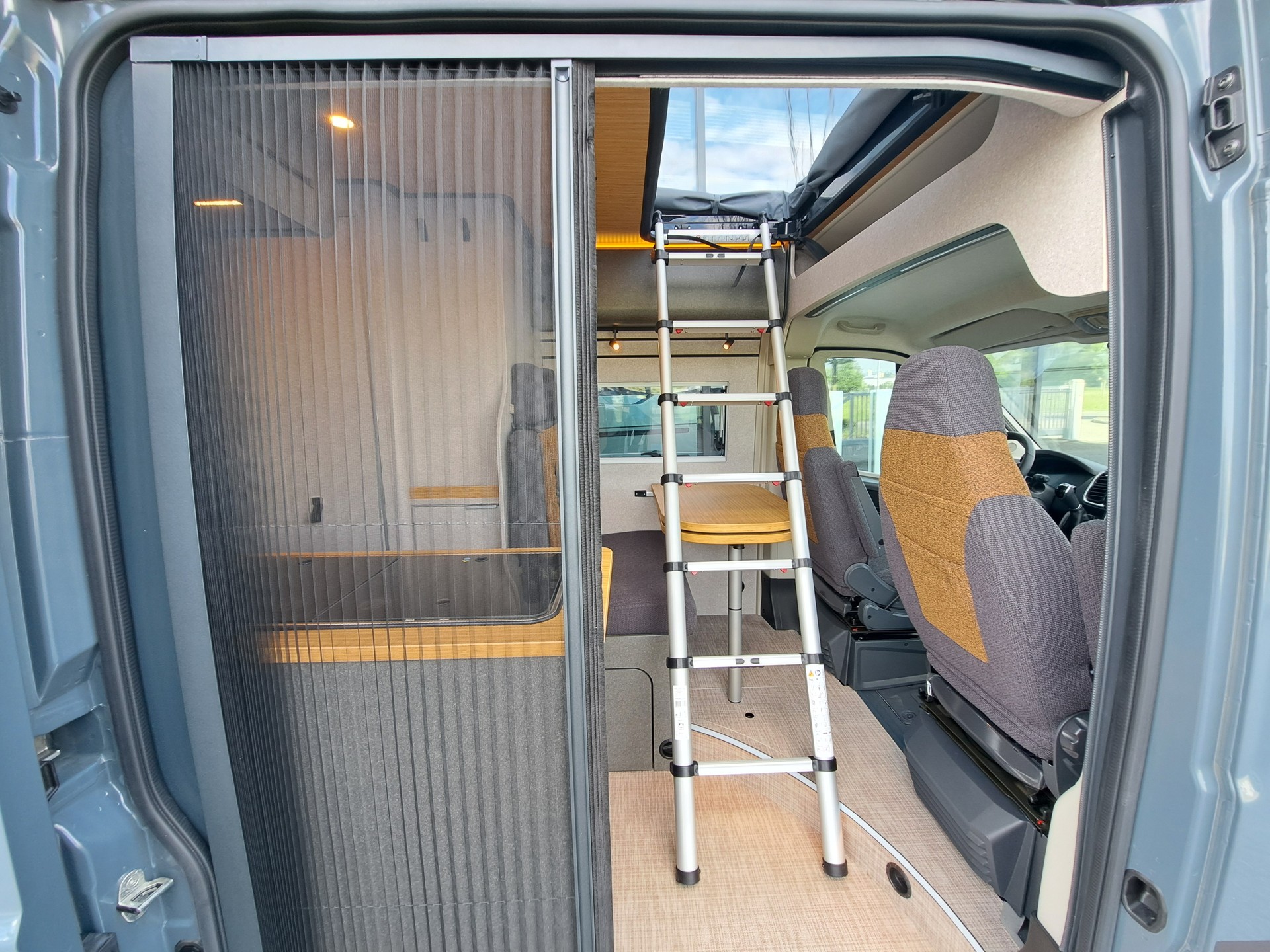 HYMER Redwood 600 Explorer-image-8