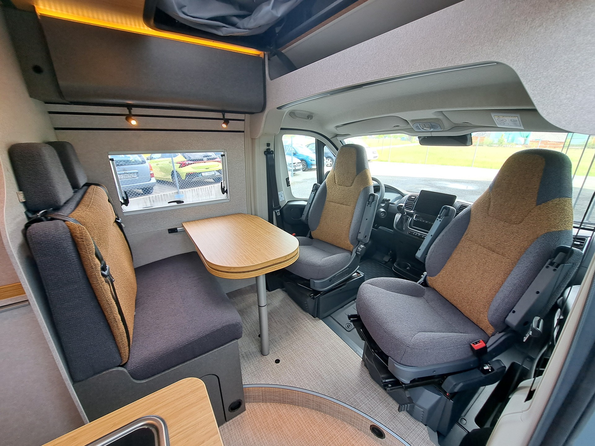HYMER Redwood 600 Explorer-image-1