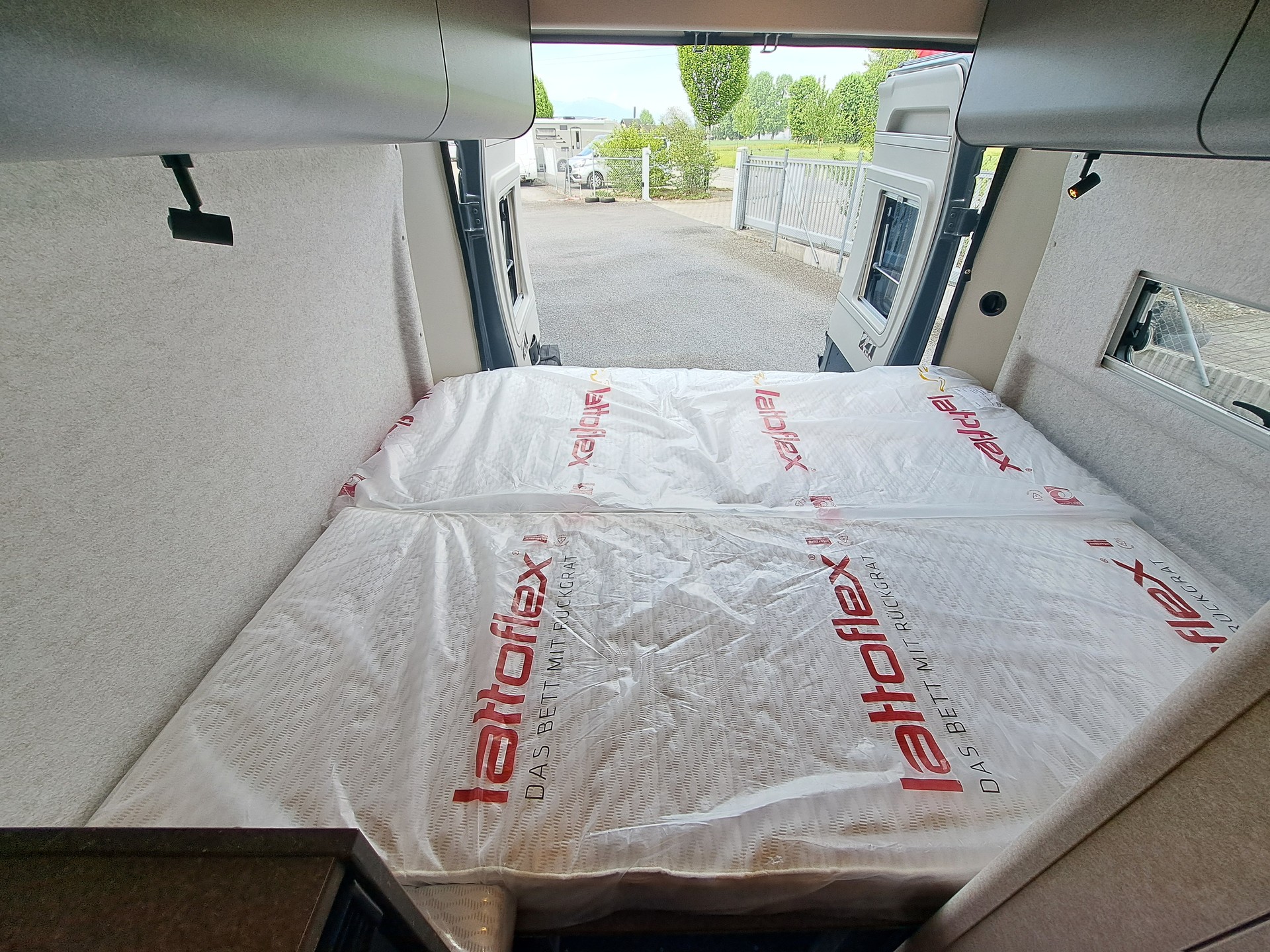 HYMER Redwood 600 Explorer-image-5