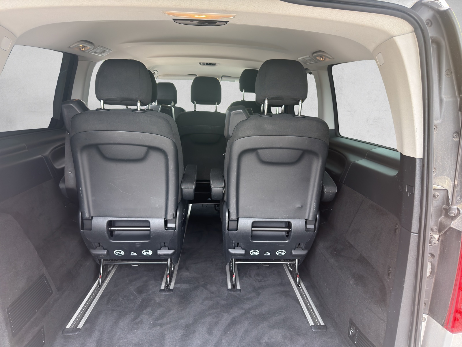 MERCEDES-BENZ V 250 d lang 4Matic 7G-Tronic-image-11