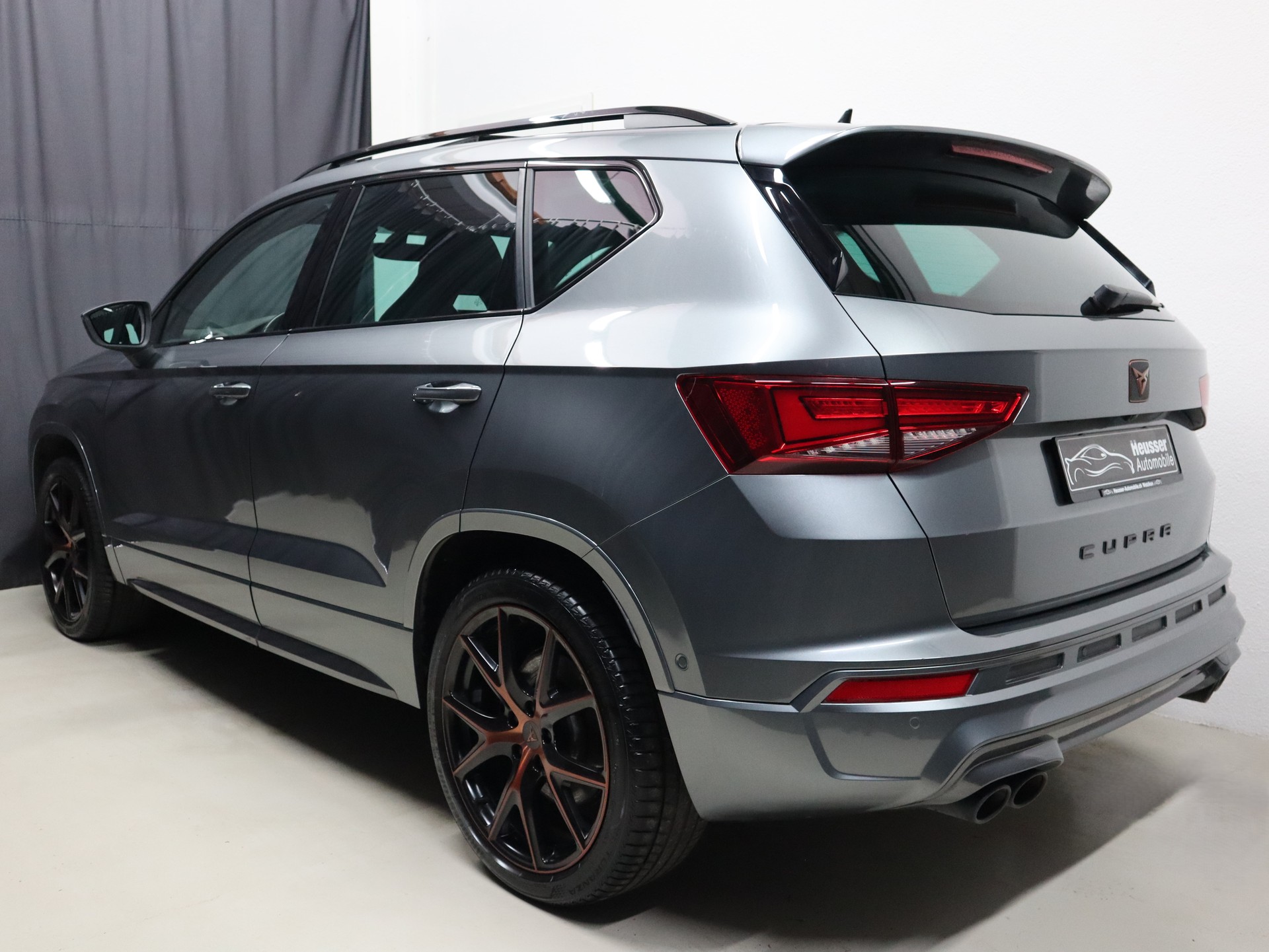 CUPRA Ateca 2.0TSI VZ 4Drive DSG - Panorama - Navi - Beats - Sportsitze - 360° Kamera - AHK - 300 PS-showroom-element-3